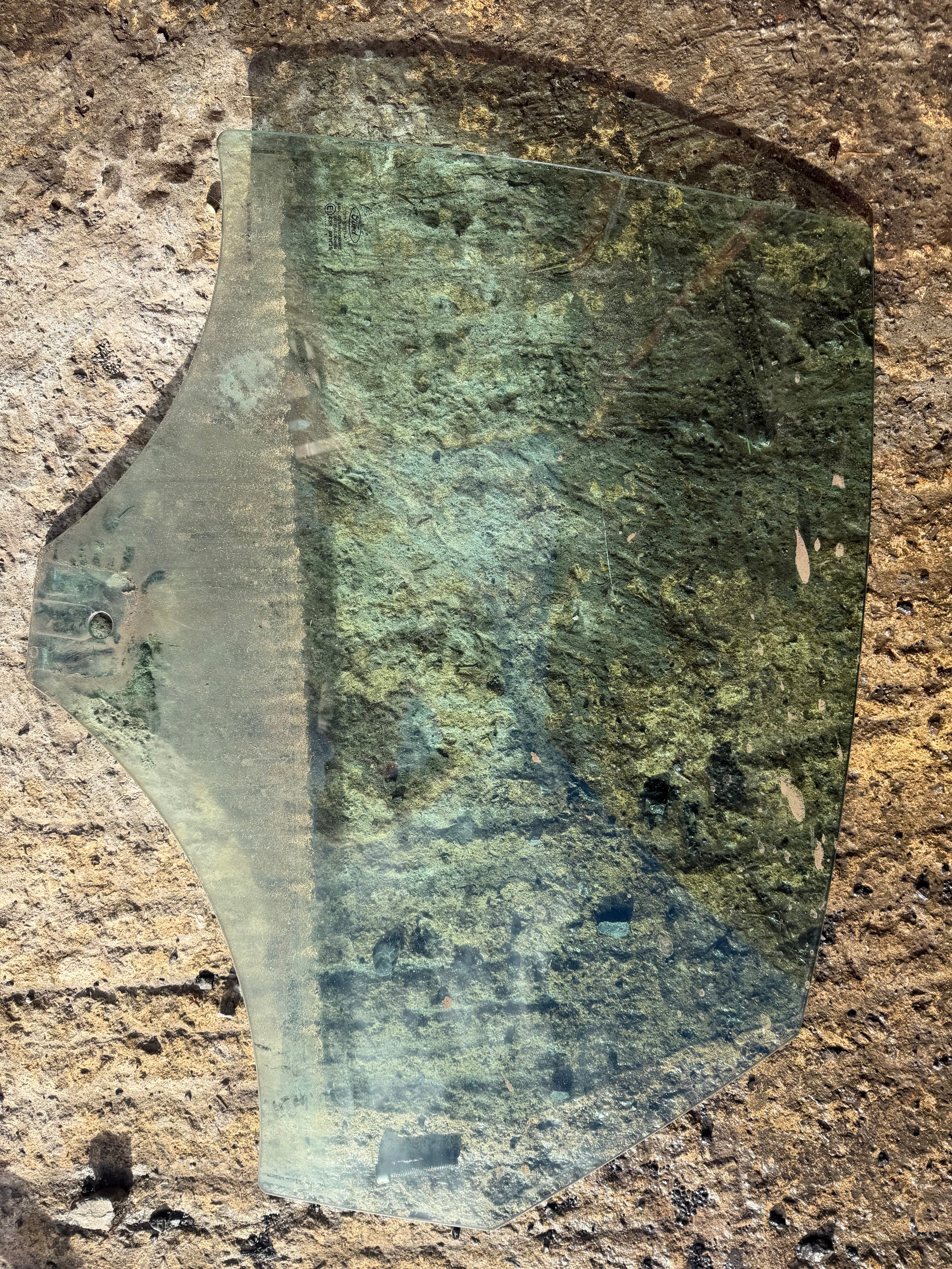 Ford Mondeo 2009 passenger rear window