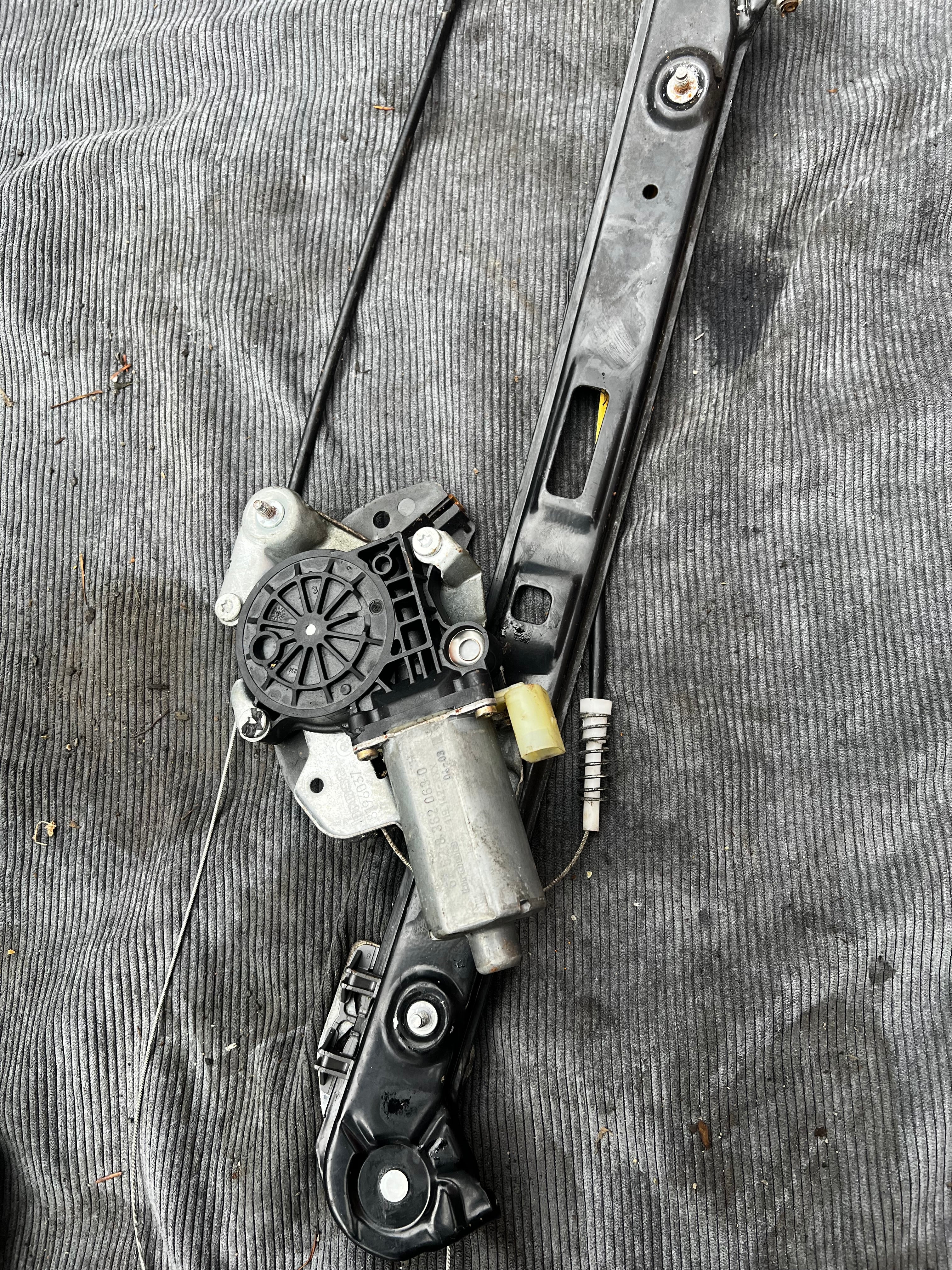 E46 bmw passenger front window regulator and motor