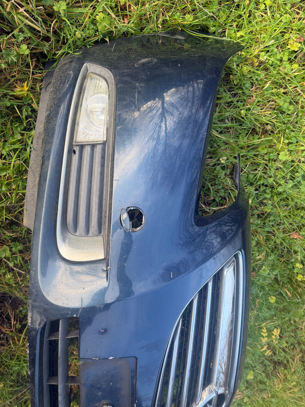 Insignia 2012 front bumper grills and fog lights