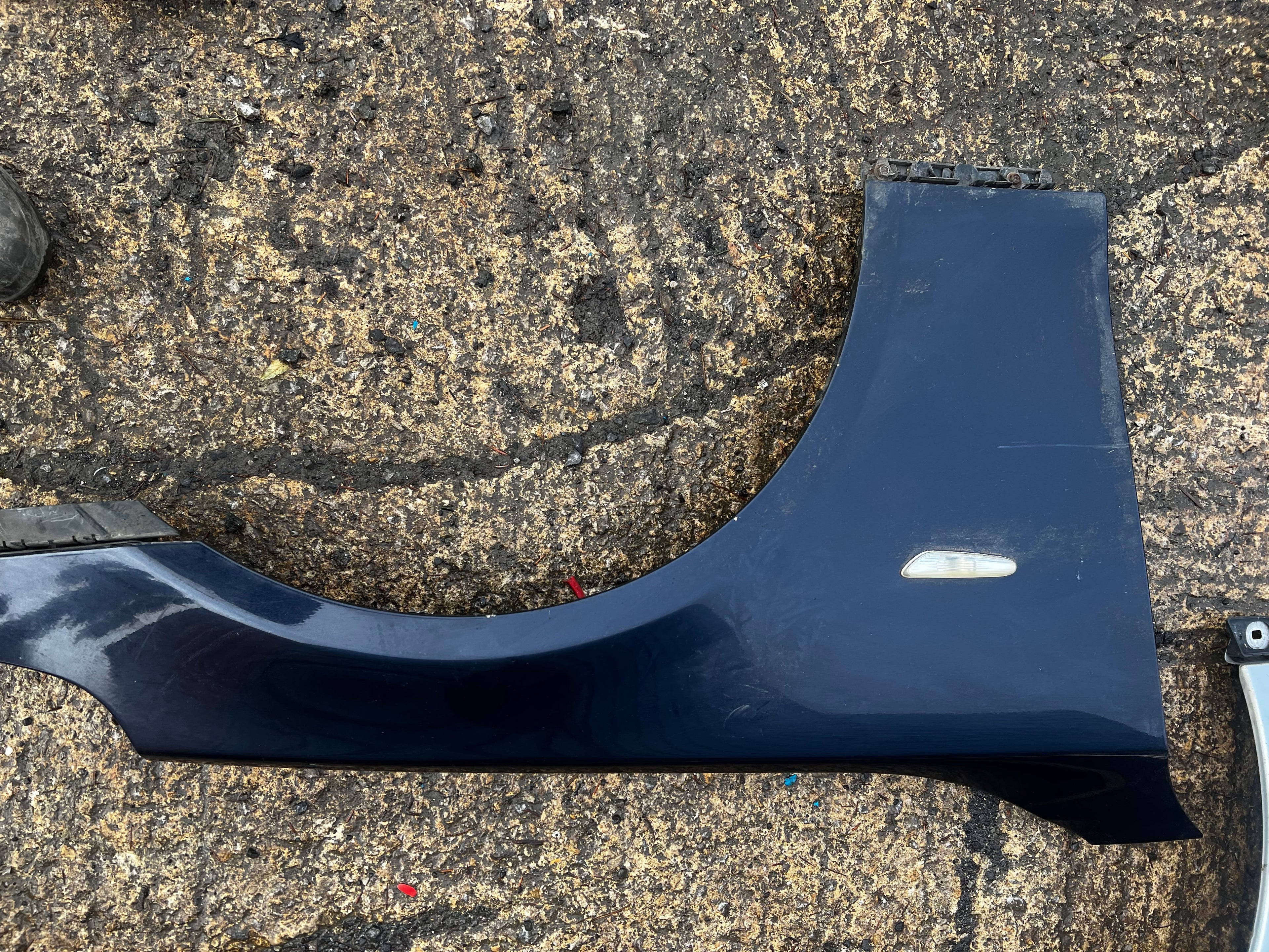 BMW e60 525d 2007 msport driver wing