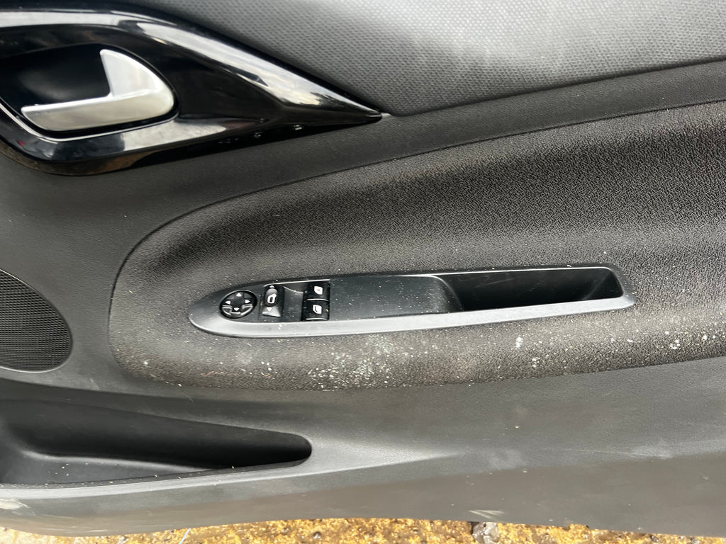 Ds3 2013 front drivers door