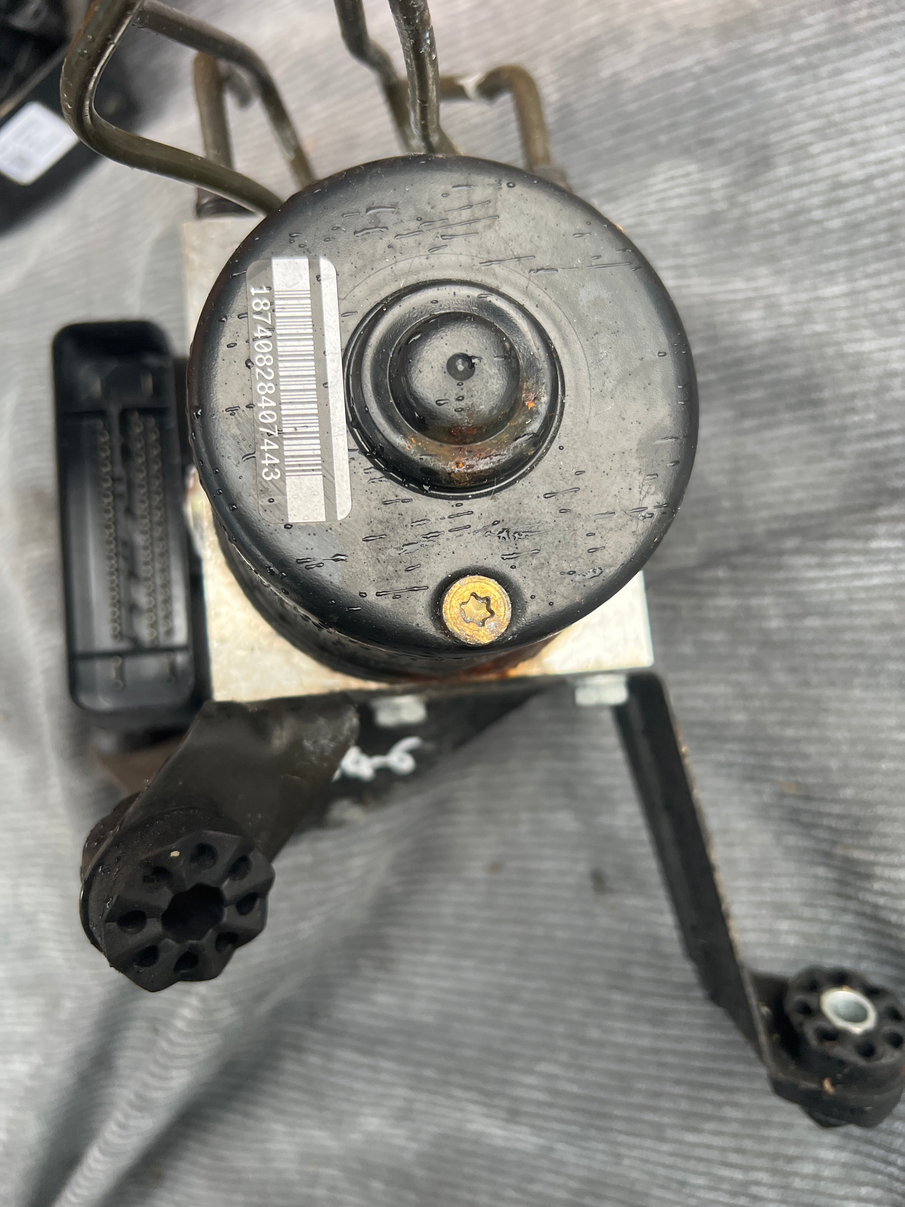 BMW e46 2.0D abs unit