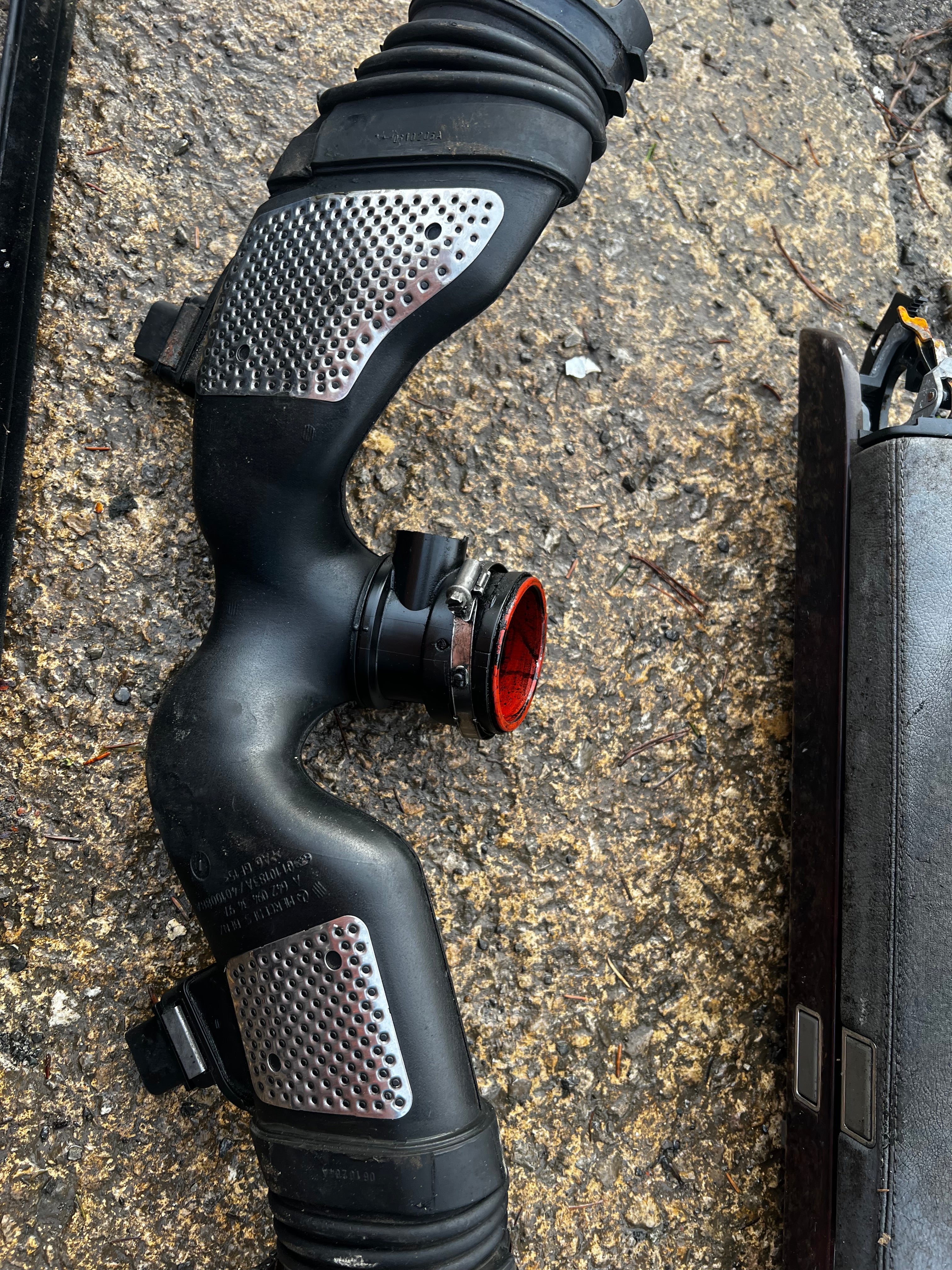 Mercedes s320 v6 turbo intake pipe