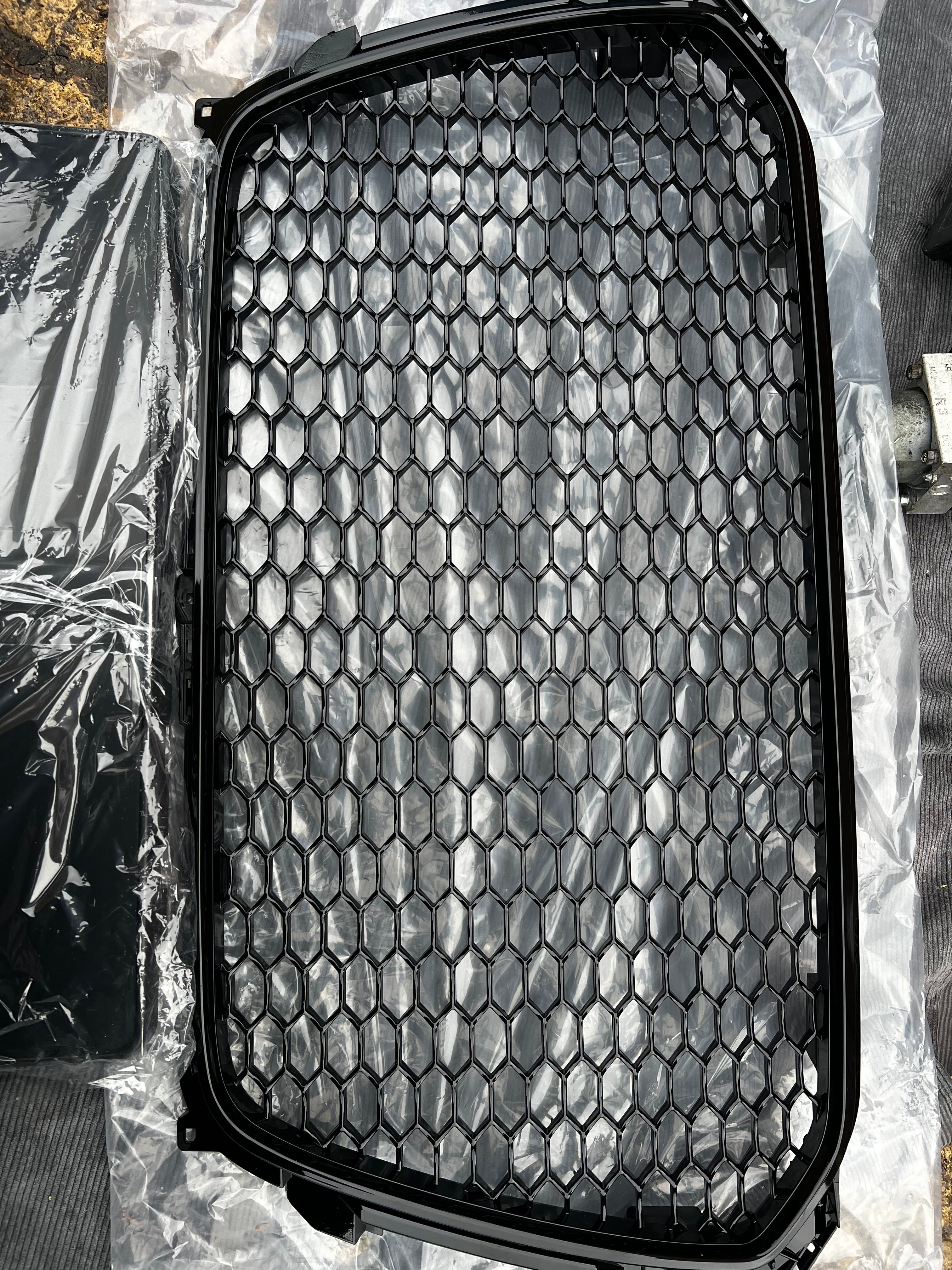 Audi a4 honeycomb grill