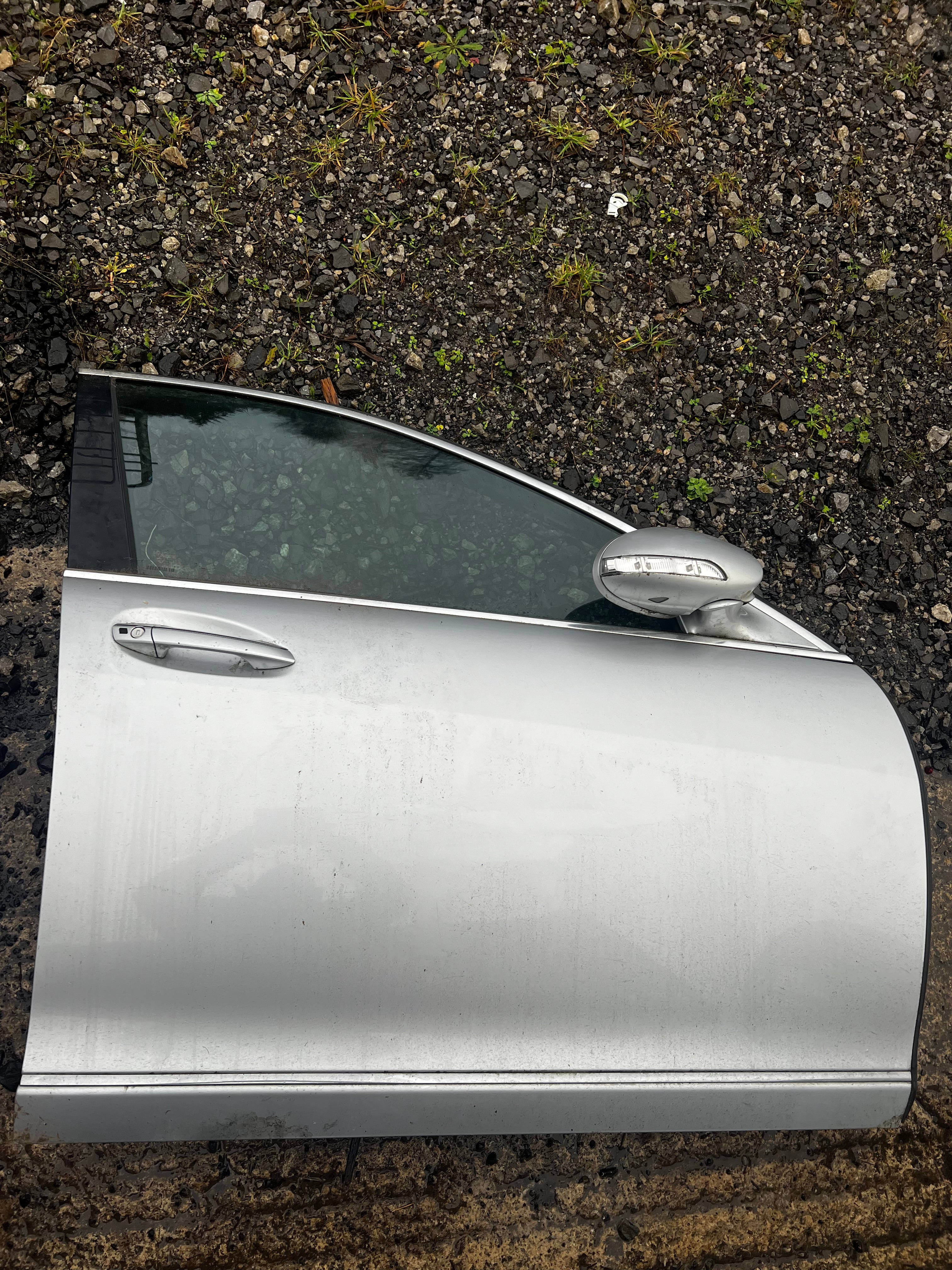 Mercedes Benz S320 2007 driver’s door