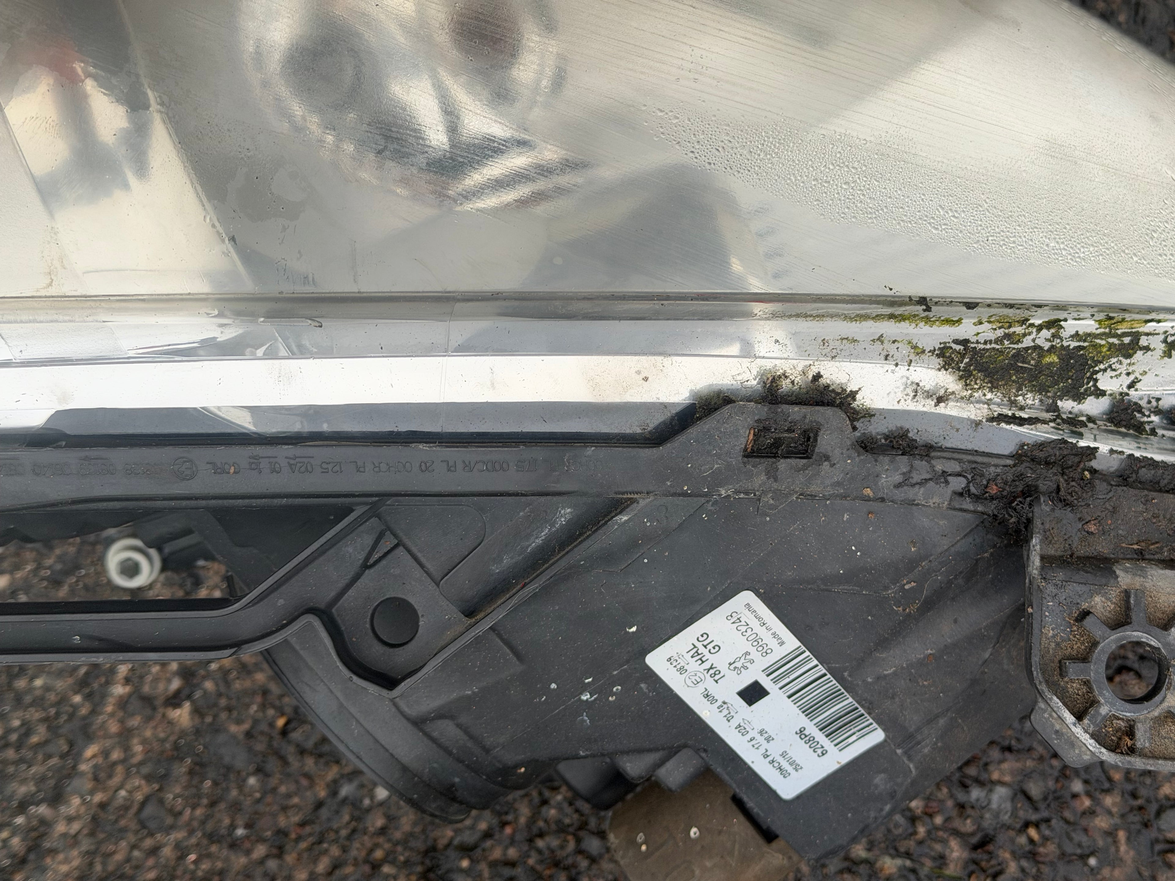 Peugeot 3008 2010 front lights