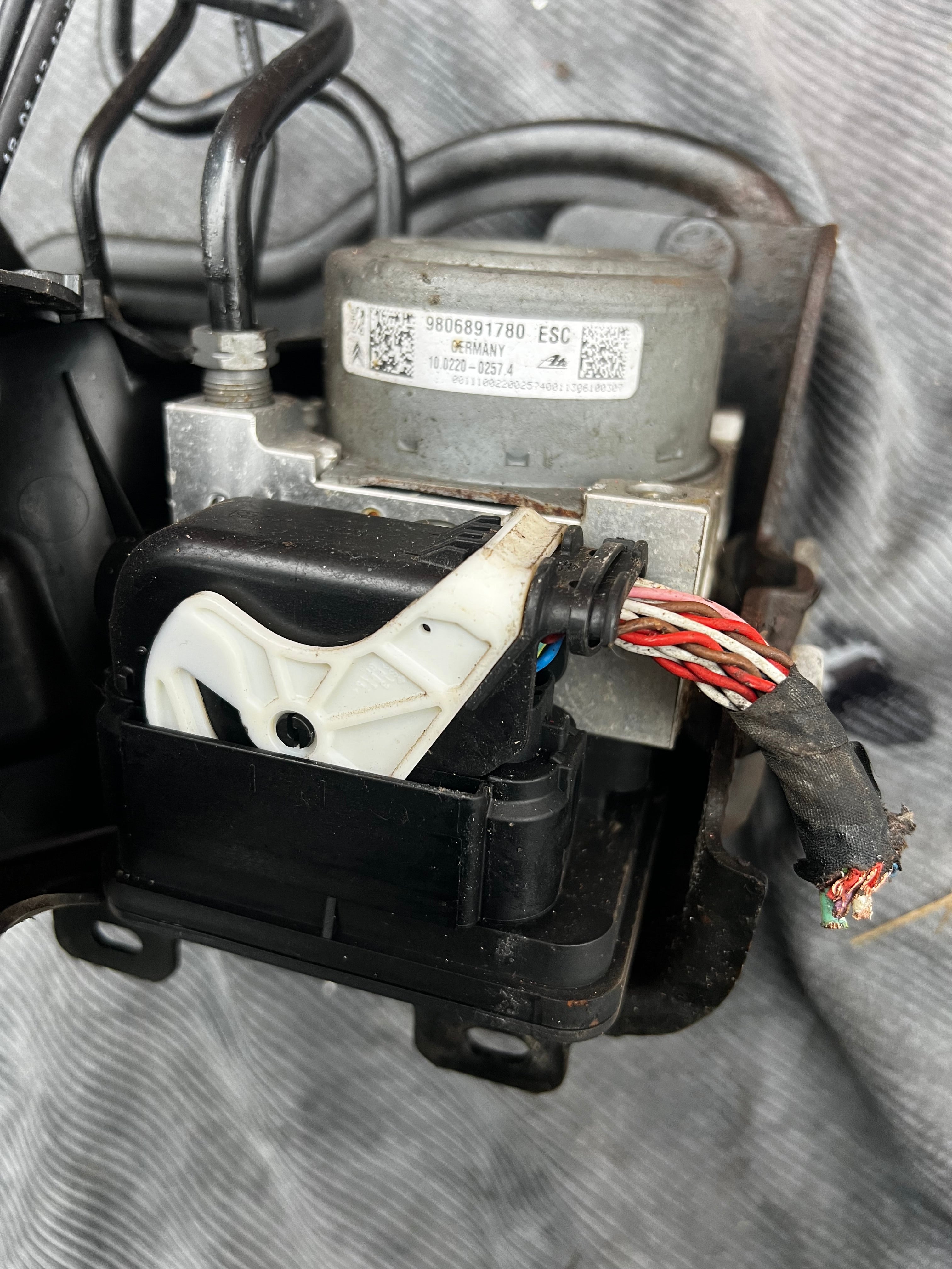 Citreon Ds3 2013 abs unit