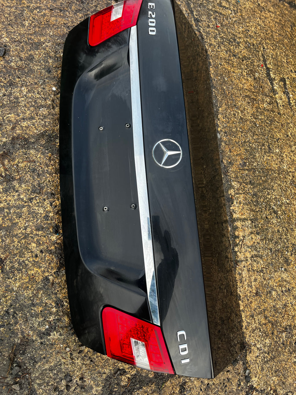 Mercedes Benz e200 boot and lights