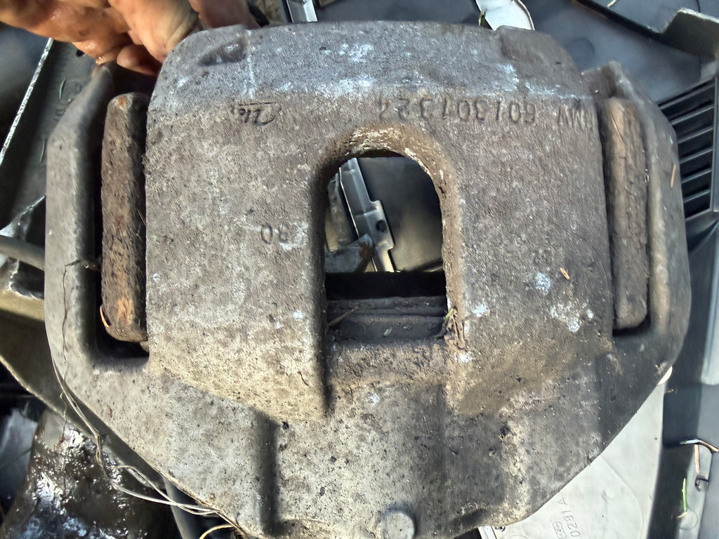 BMW 525d m57 e60 front passenger calliper