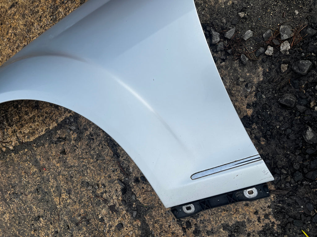 Mercedes Benz s320 2007 passenger wing