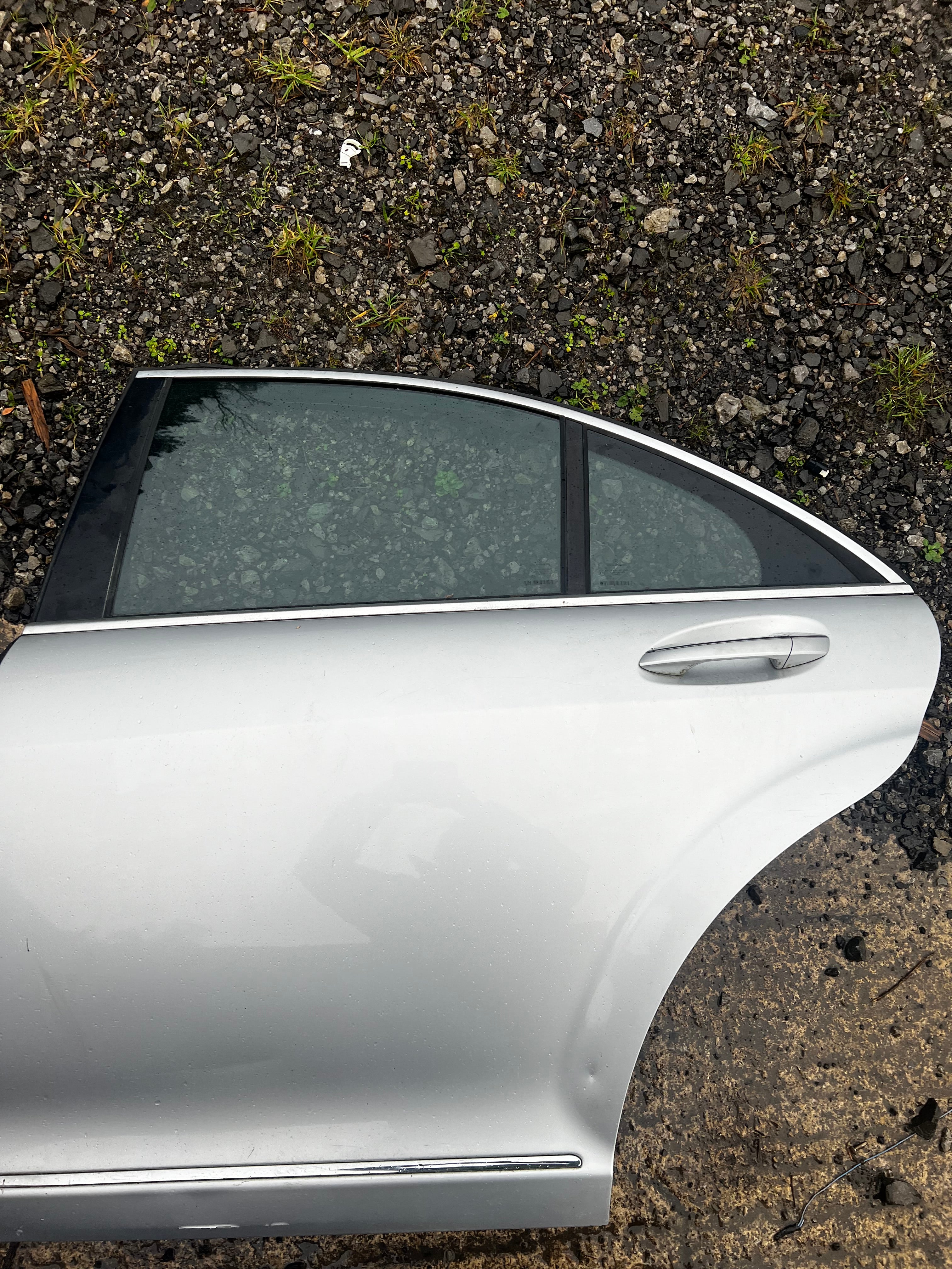 Mercedes Benz s320 rear passenger door