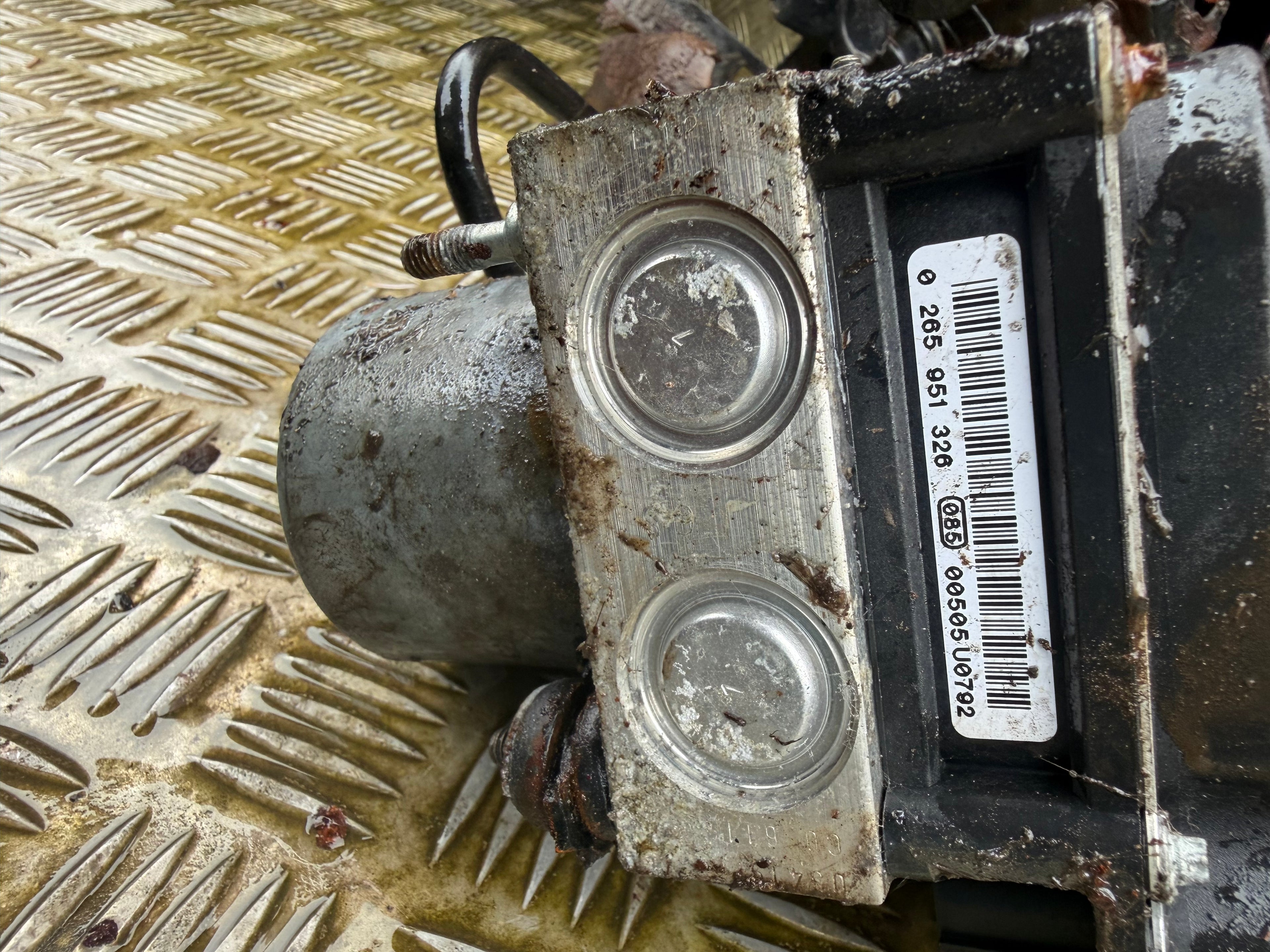 Peugeot 3008 2010 abs pump