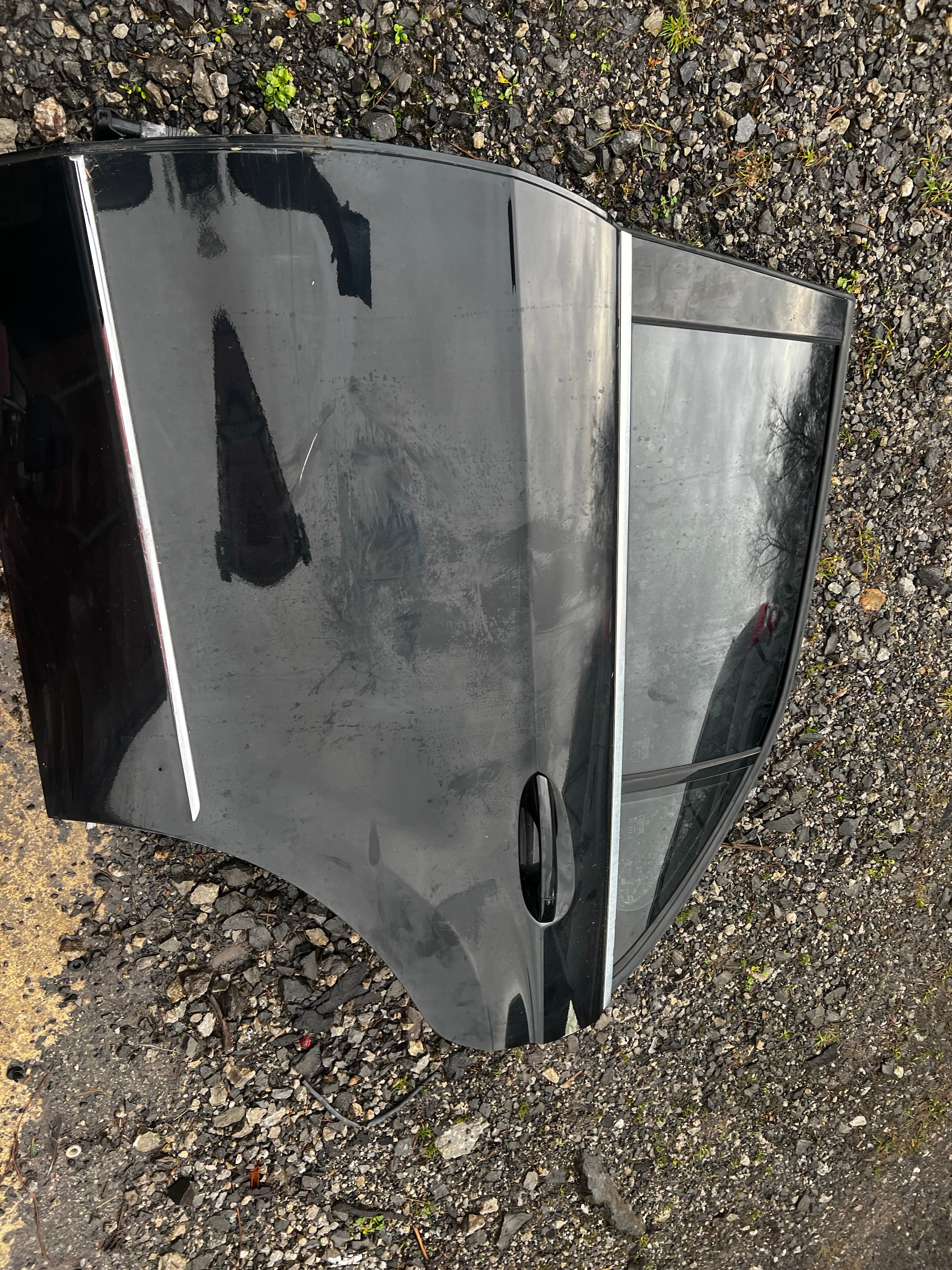Mercedes Benz e200 2009 rear passenger door