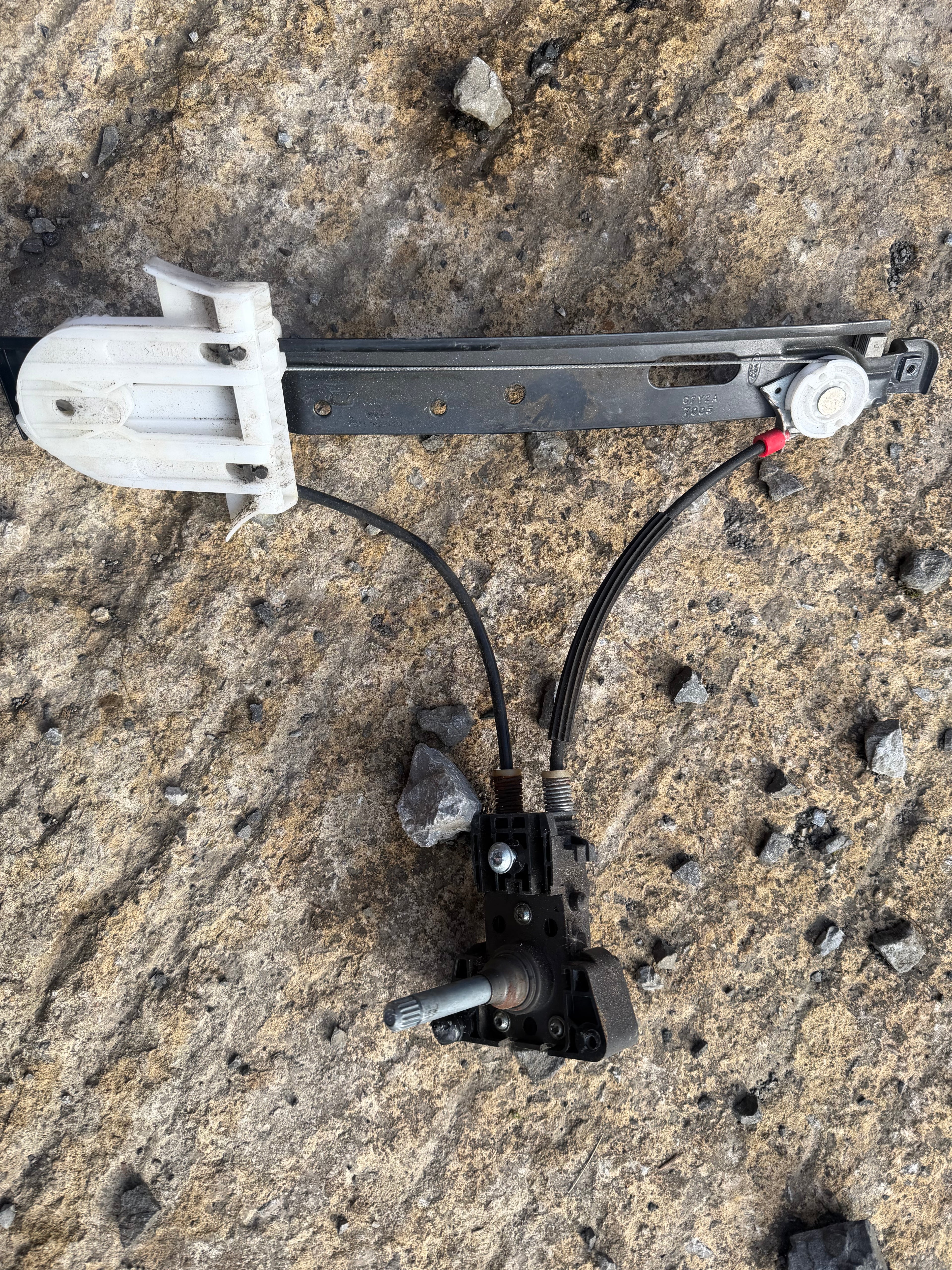 Ford Mondeo 2009 Rear window reg