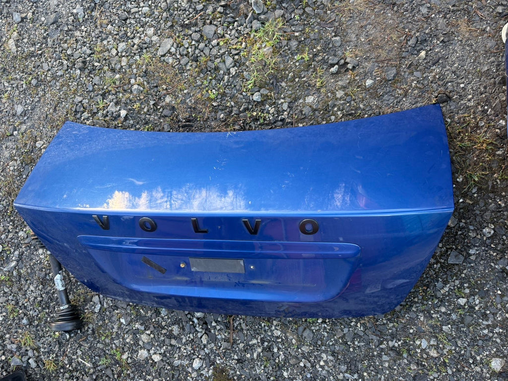 Volvo s40 2008 boot lid