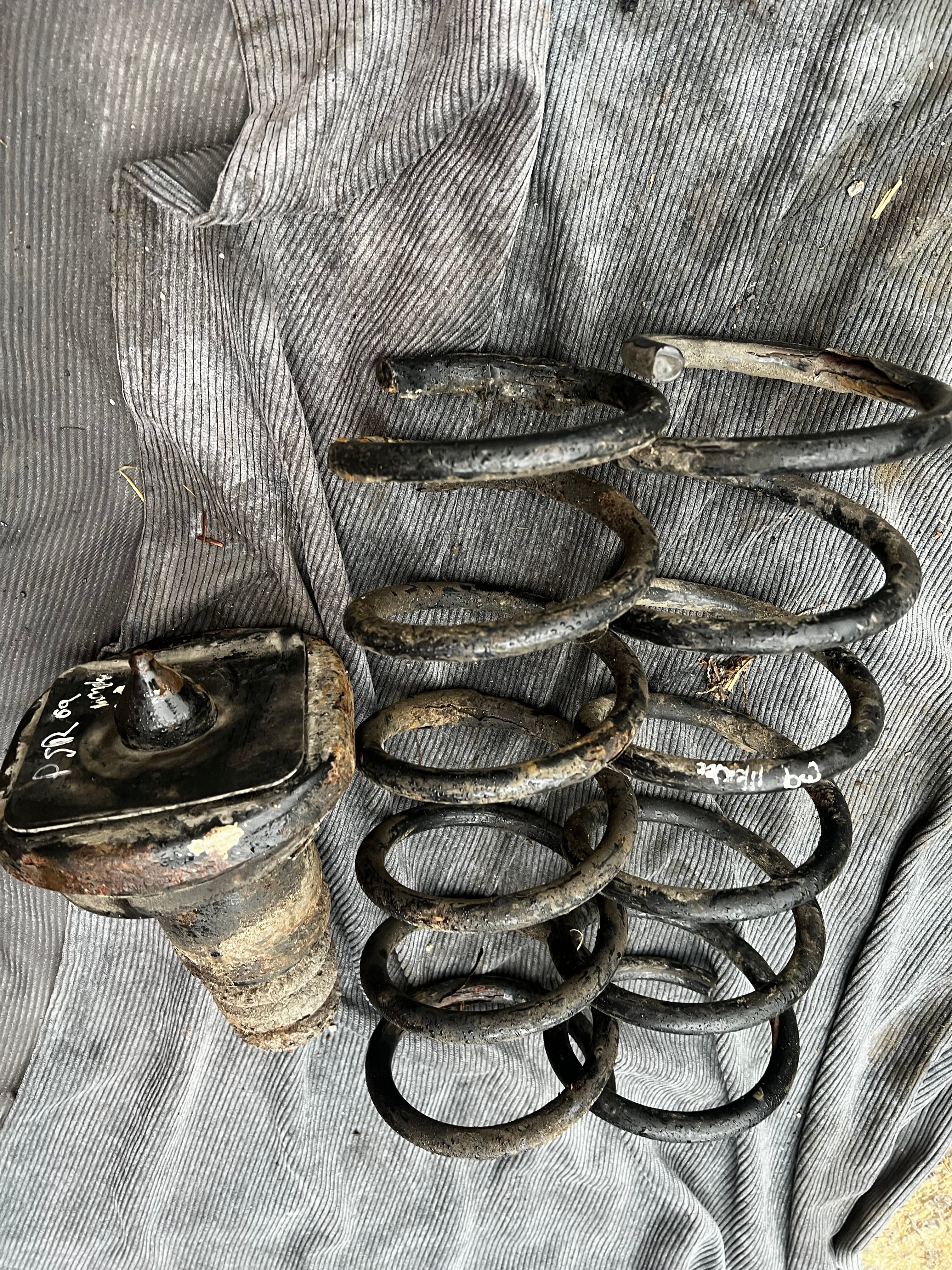 Ford Mondeo 2009 rear springs
