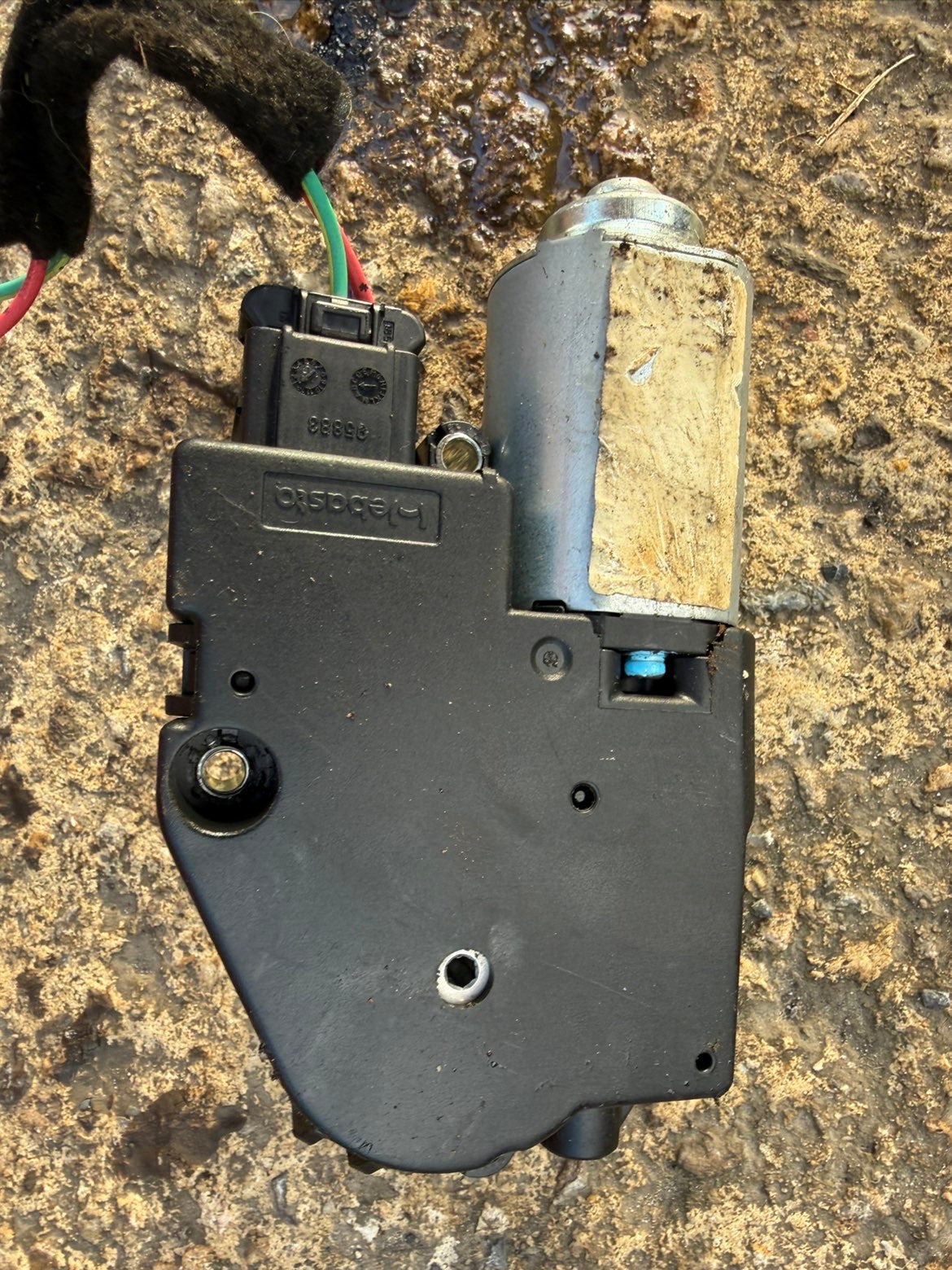 Citreon ds3 cabriolet roof motor