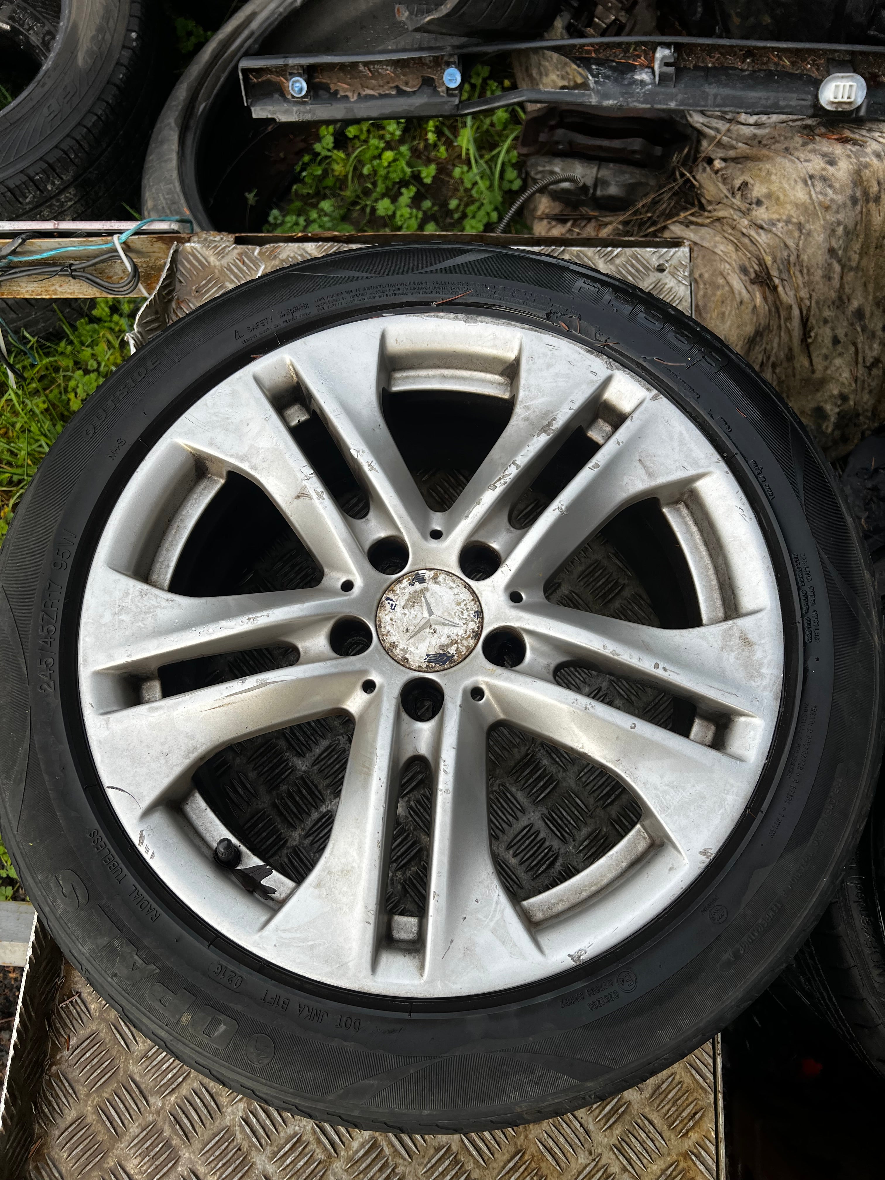 Mercedes Benz 2009 e200 alloys x4