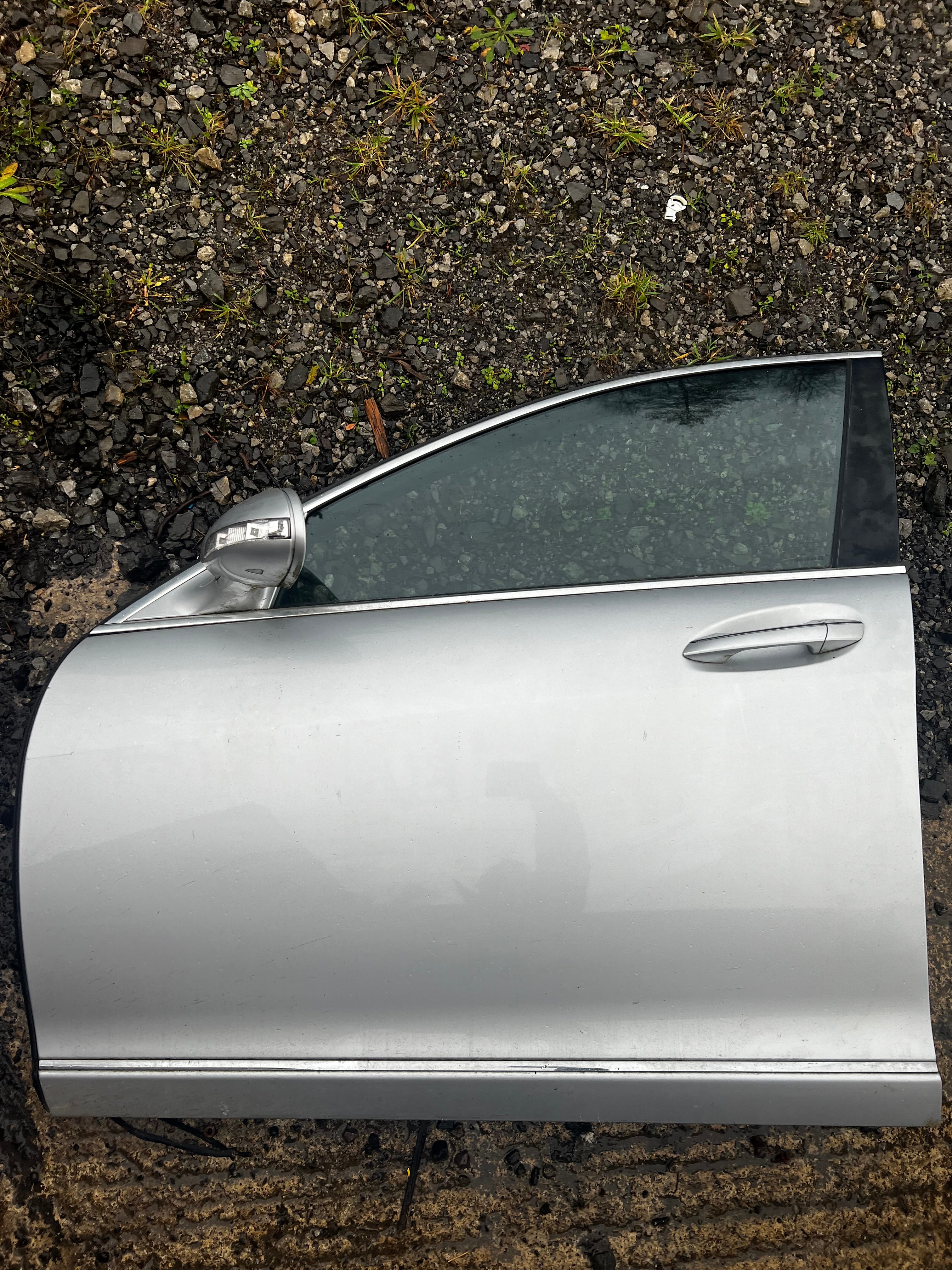 Mercedes Benz s320 front passenger door