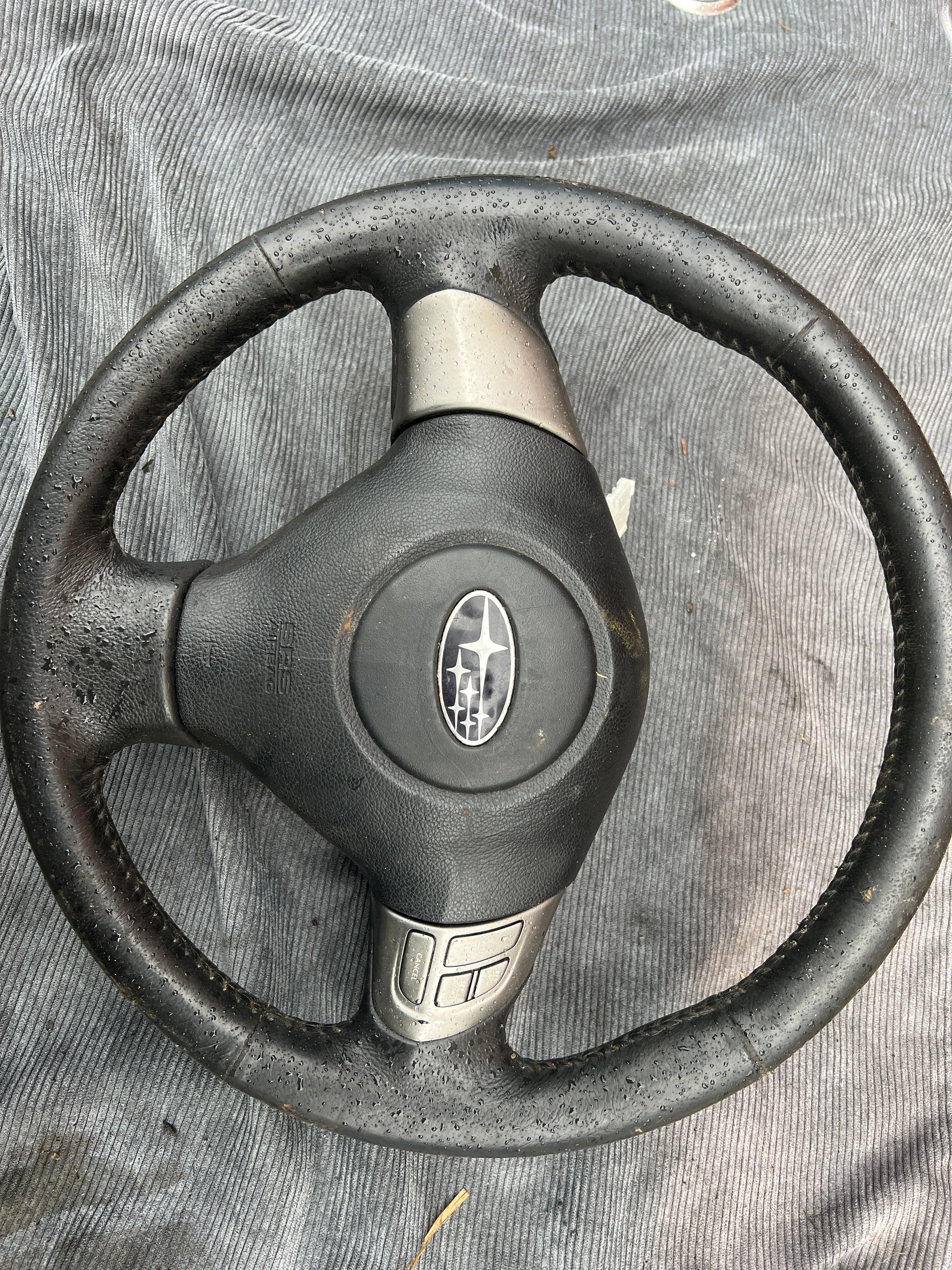 Subaru Impreza 1.5r 2008 steering wheel