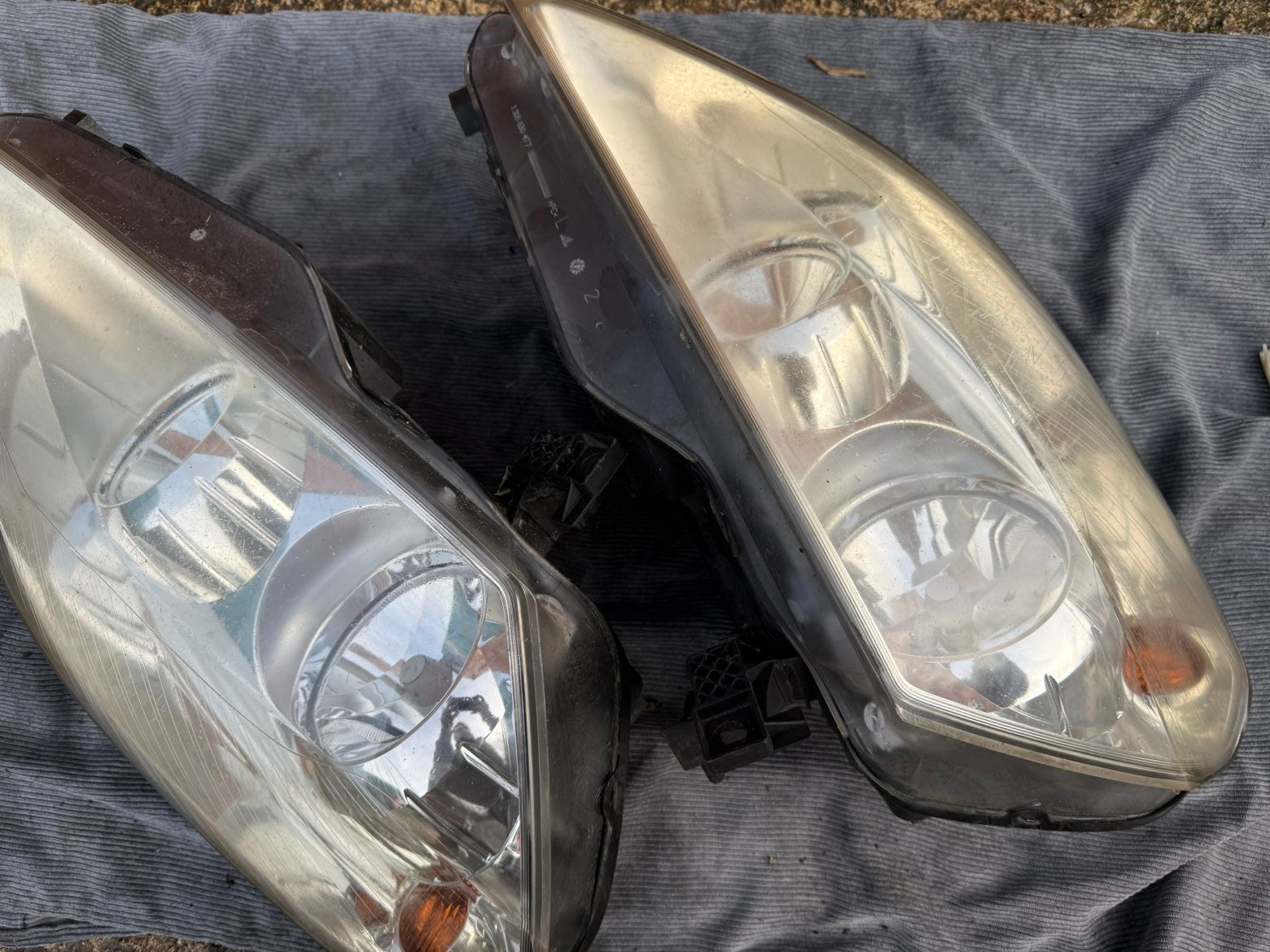 Vauxhall Zafira 2010 front lights
