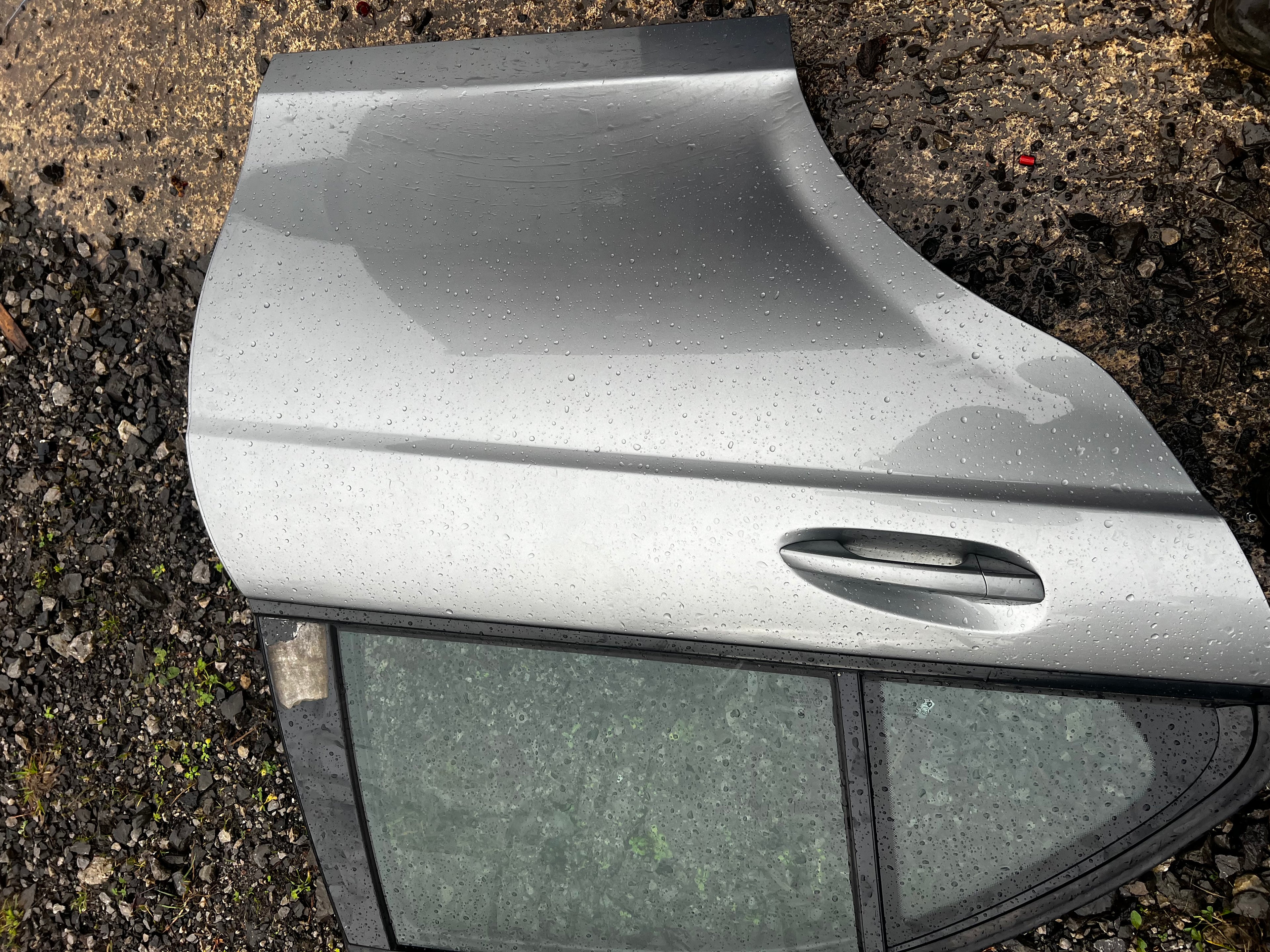 Mercedes c220 2007 rear driver door