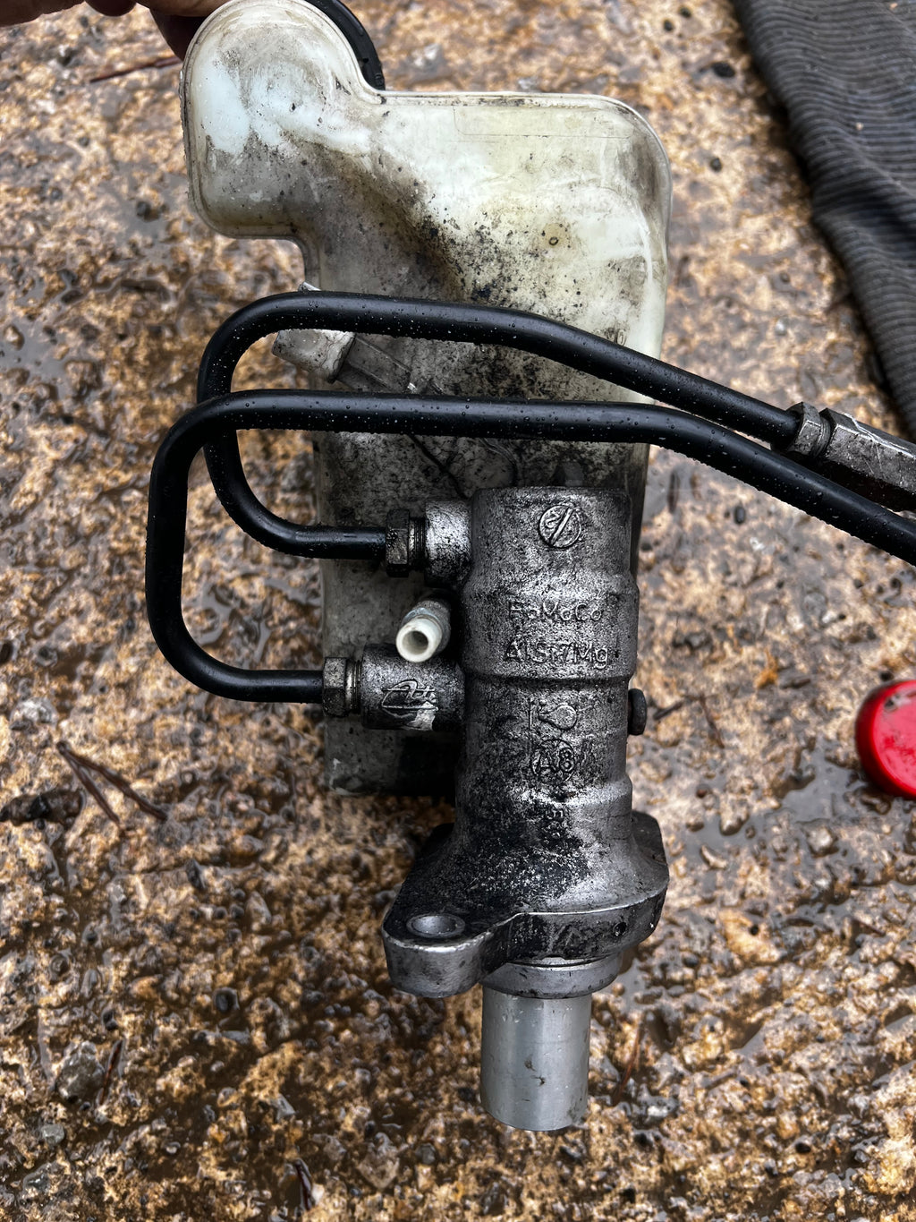 Ford Mondeo 2009 master cylinder