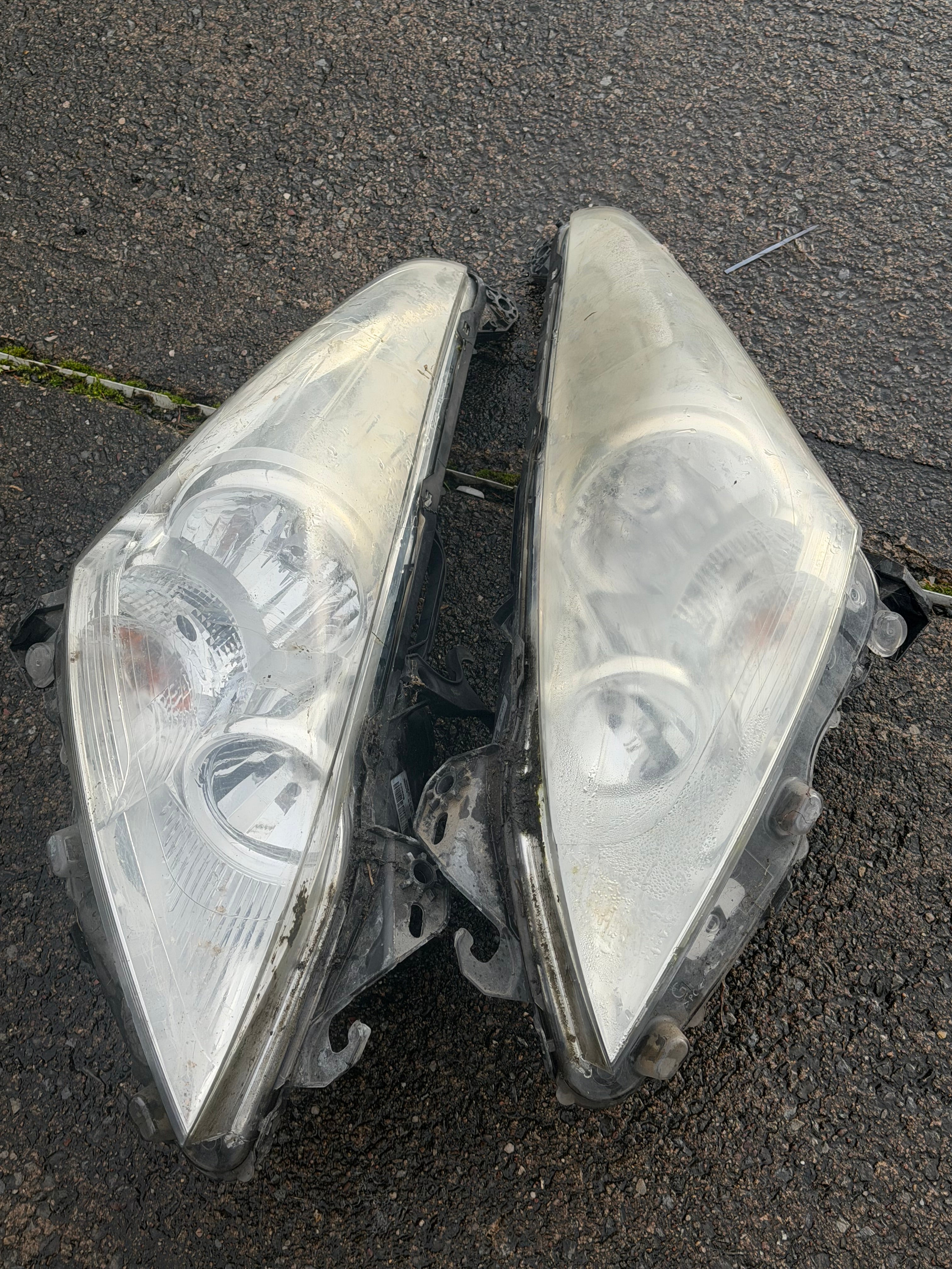 Peugeot 3008 2010 front lights