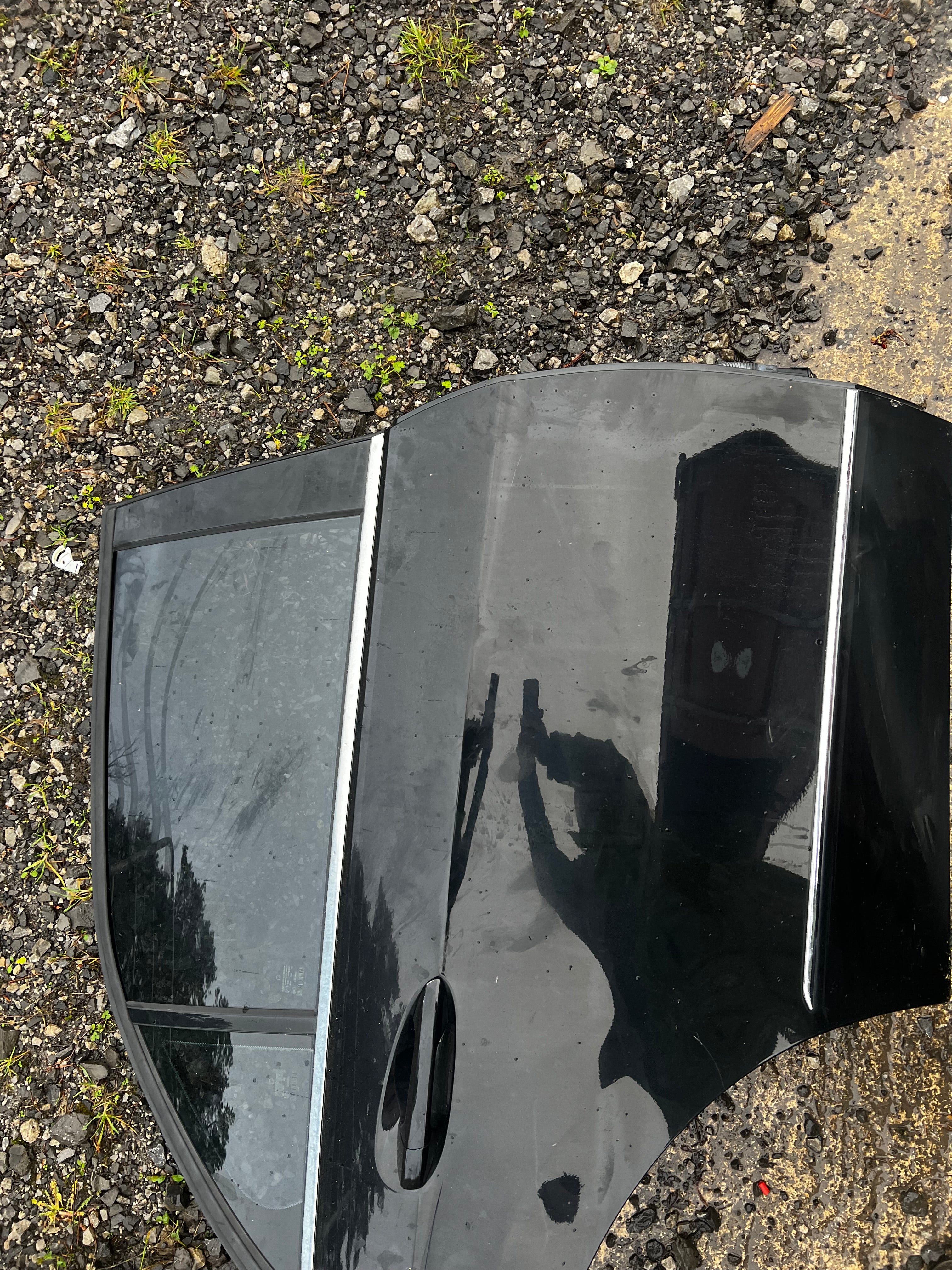 Mercedes e200 2009 rear drivers door