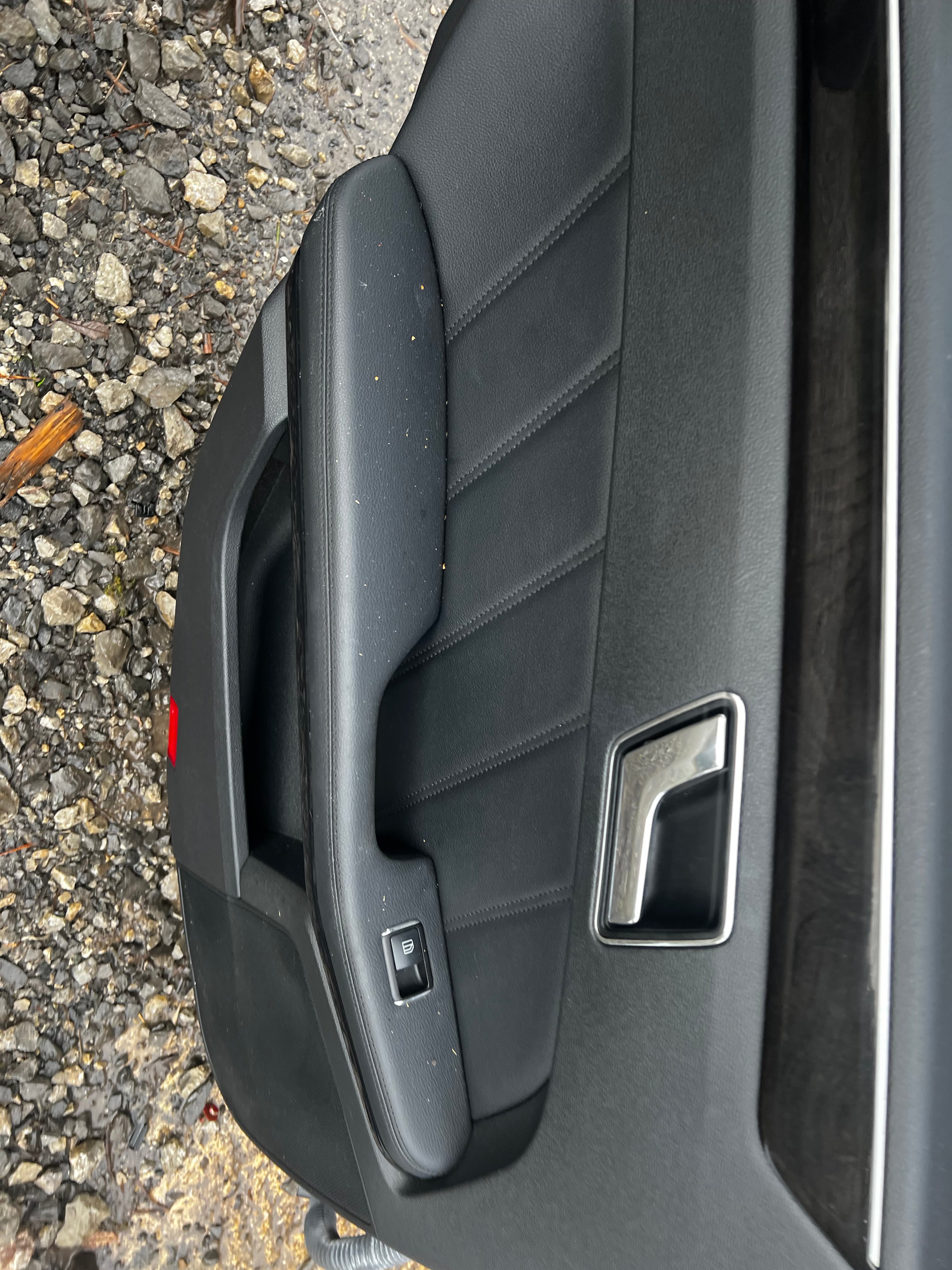 Mercedes Benz e200 2009 rear passenger door