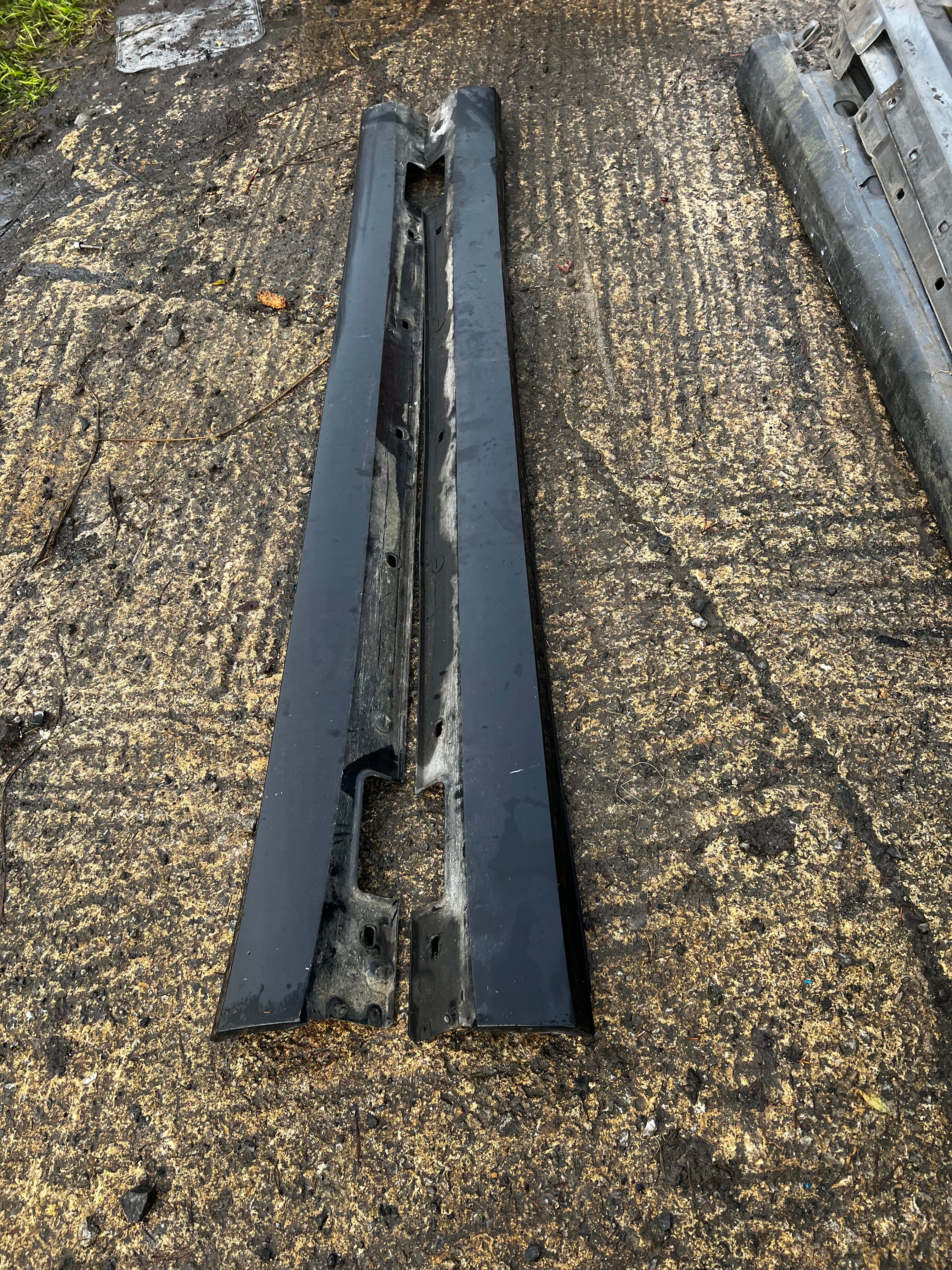 Mercedes Benz e200 2009 avantgarde side skirts