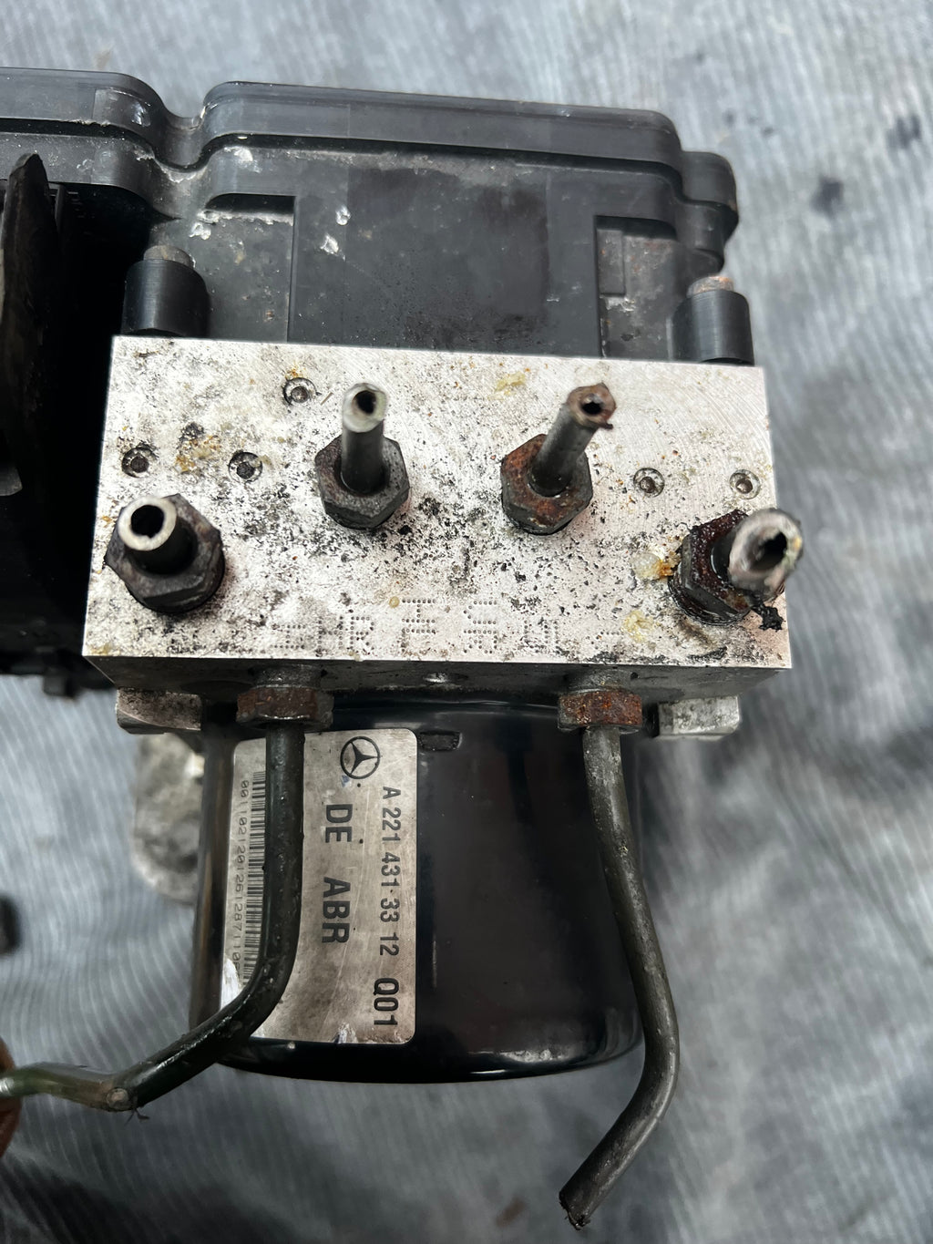 Mercedes Benz s320 abs unit