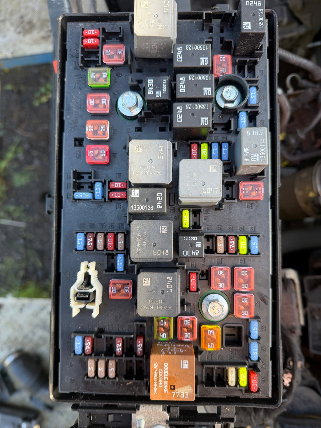 Insignia 2012 2.0 deisel fuse board