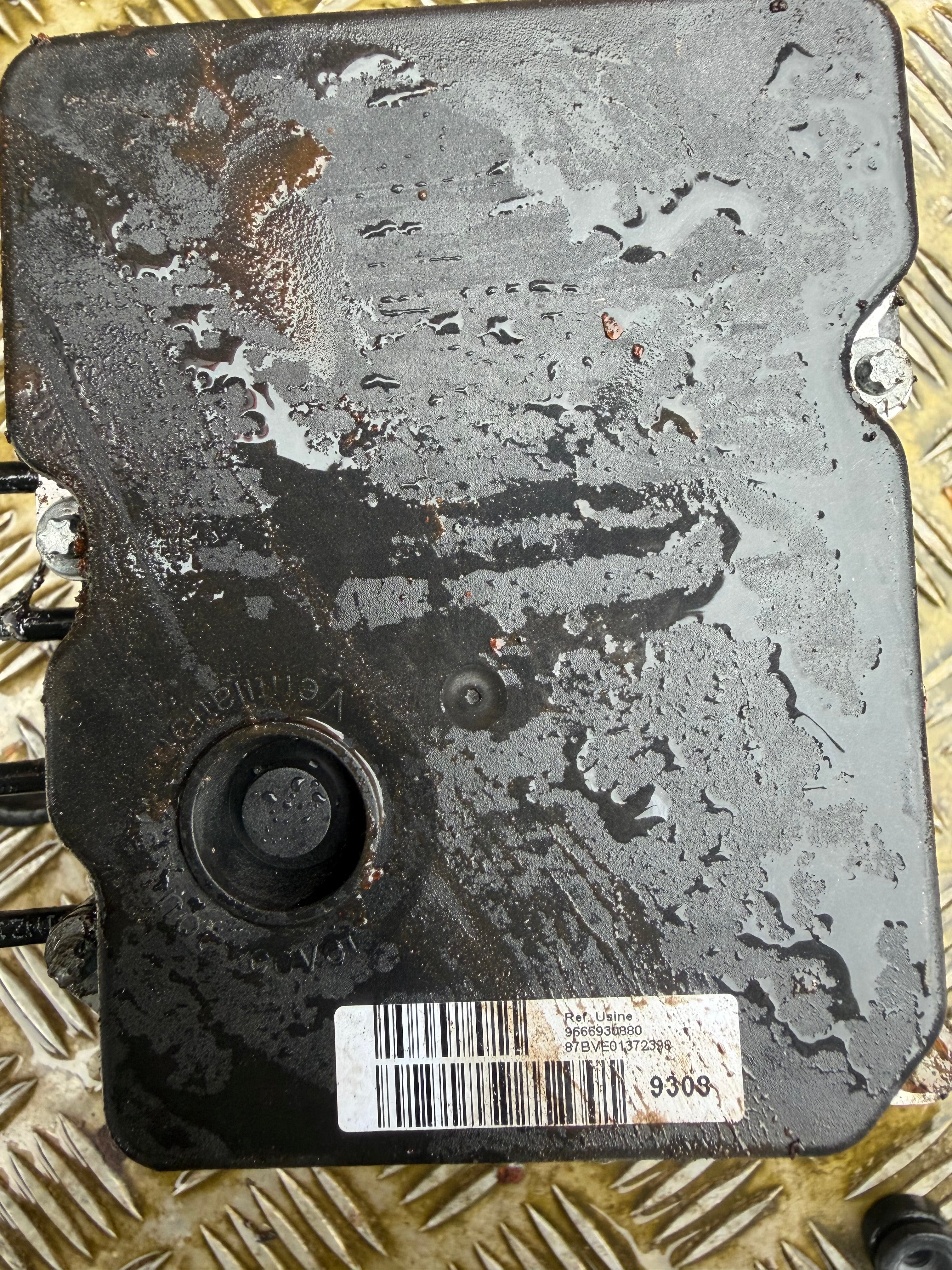 Peugeot 3008 2010 abs pump