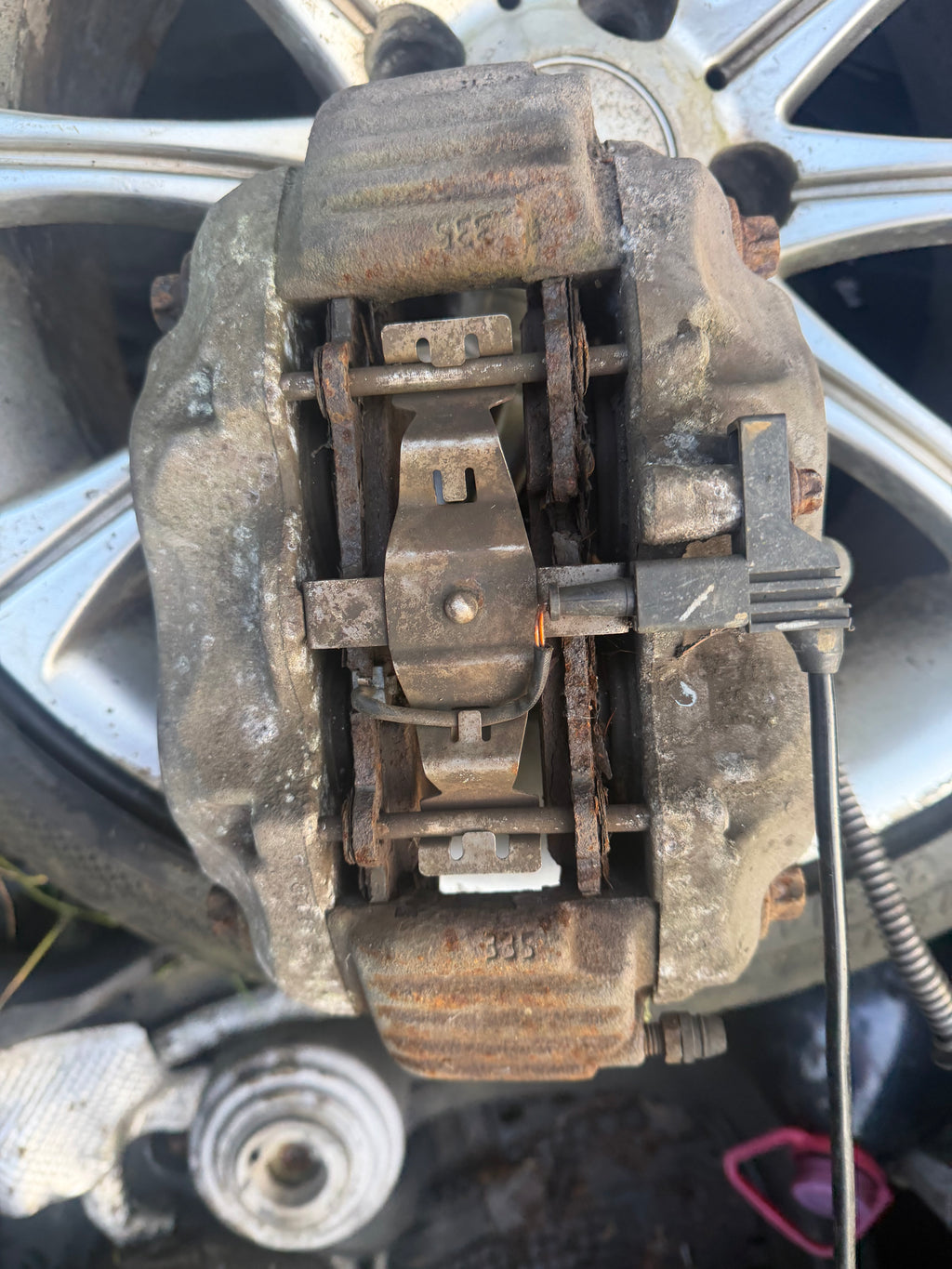 Mercedes s320 2007 front passenger calliper