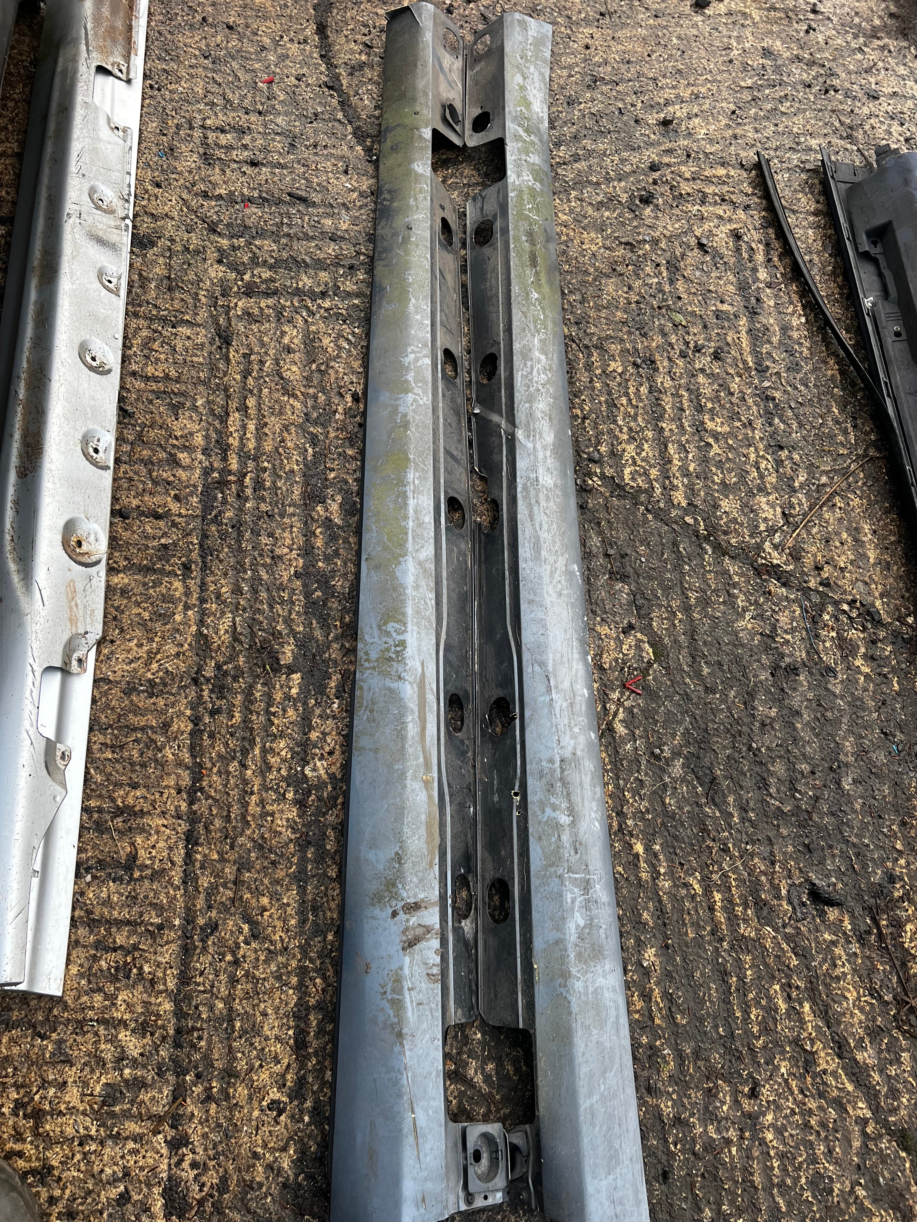 Mercedes Benz 2009 s320 v6 side skirts