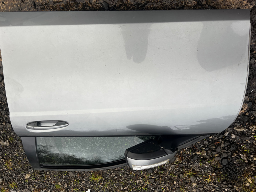 Mercedes c220 2007 passenger front door