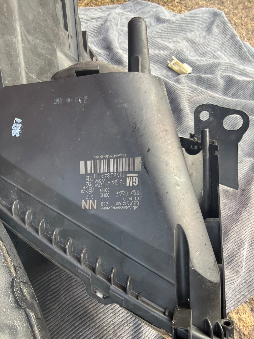 Vauxhall Zafira 2010 front lights