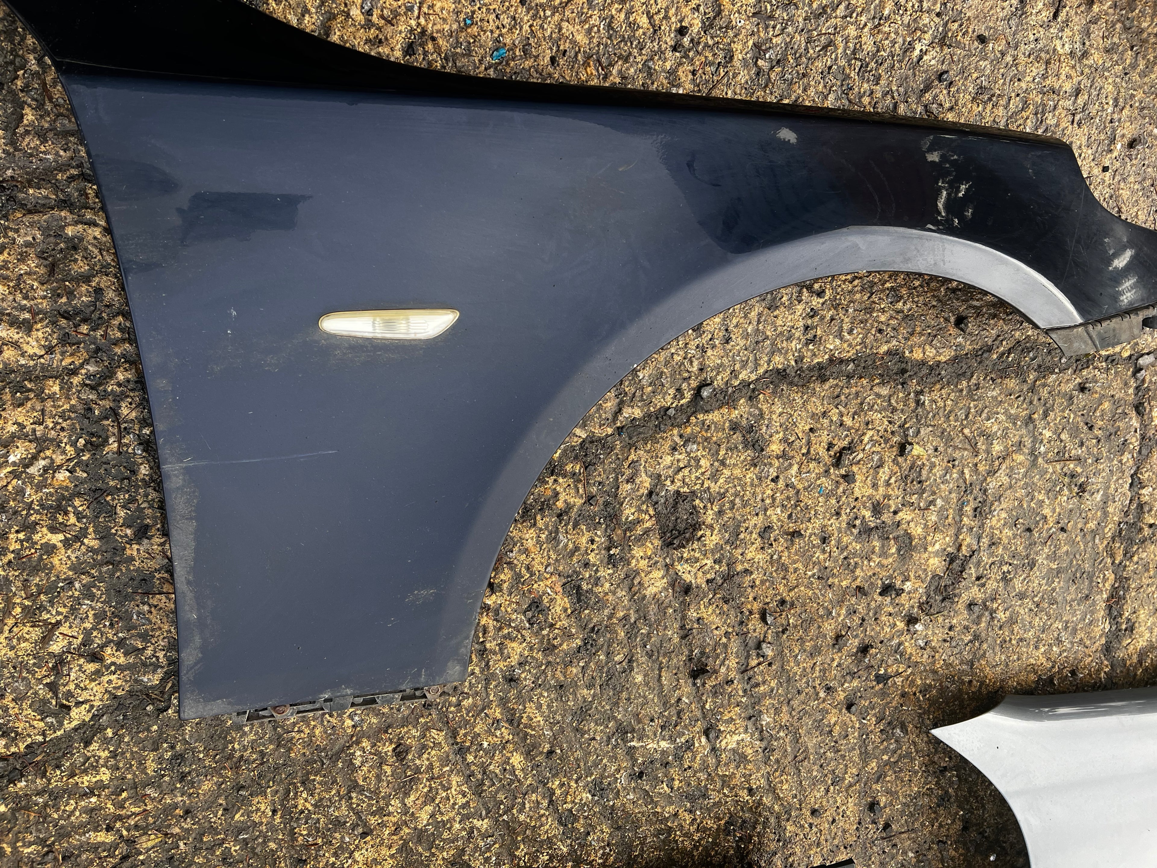 BMW e60 525d 2007 msport driver wing