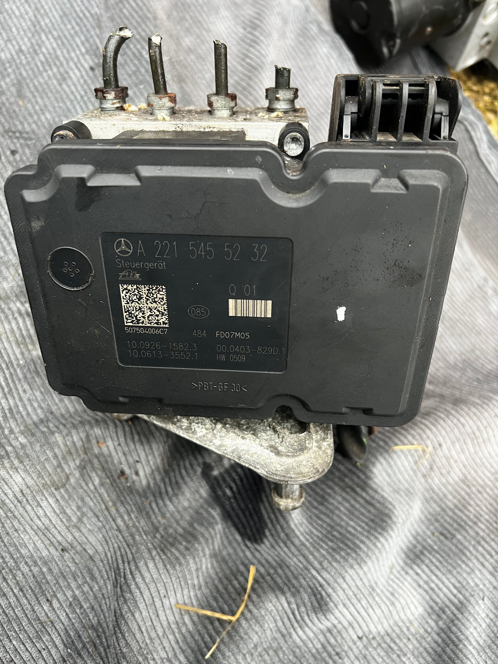 Mercedes Benz s320 abs unit