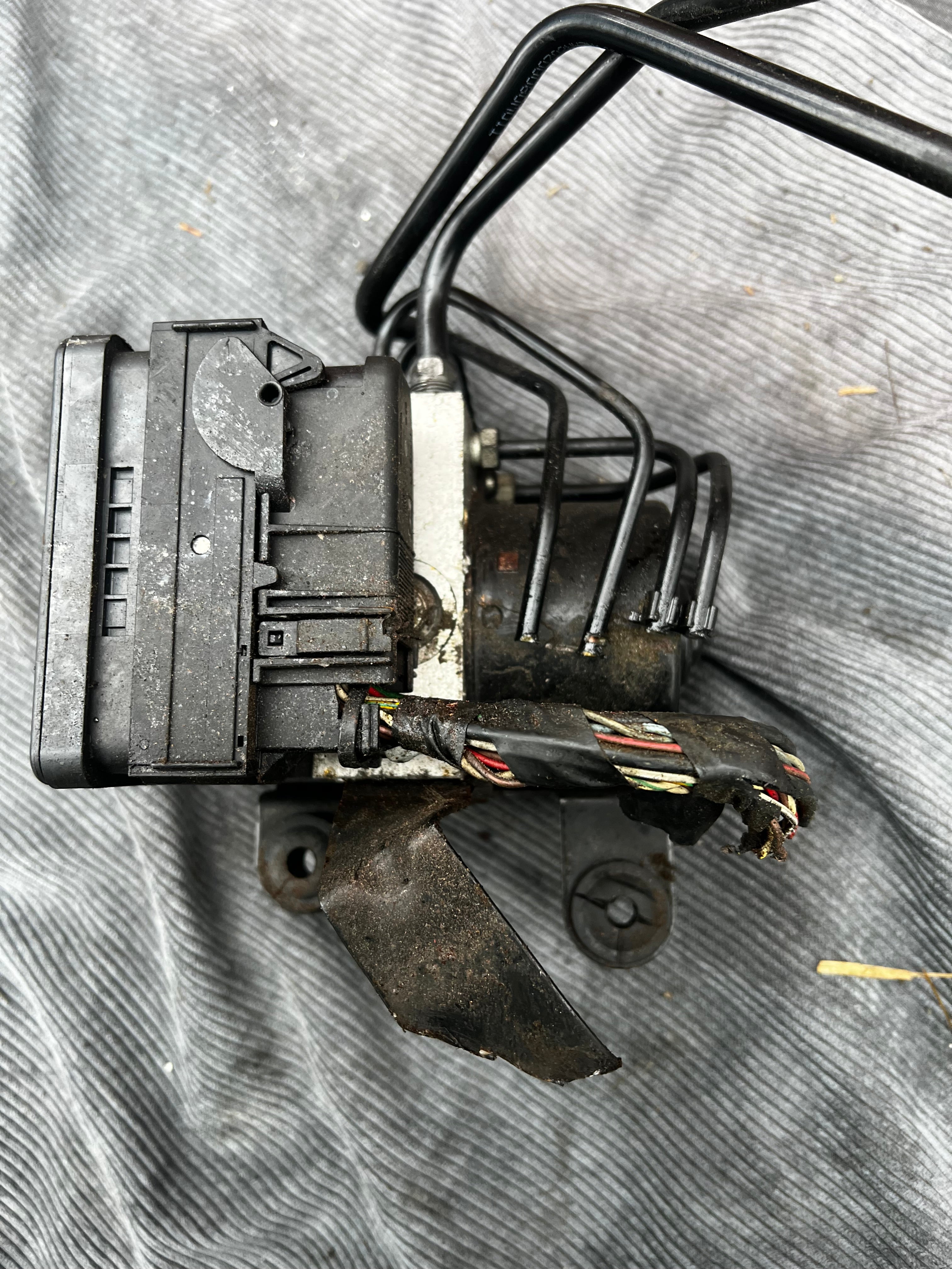 Volvo s40 abs unit