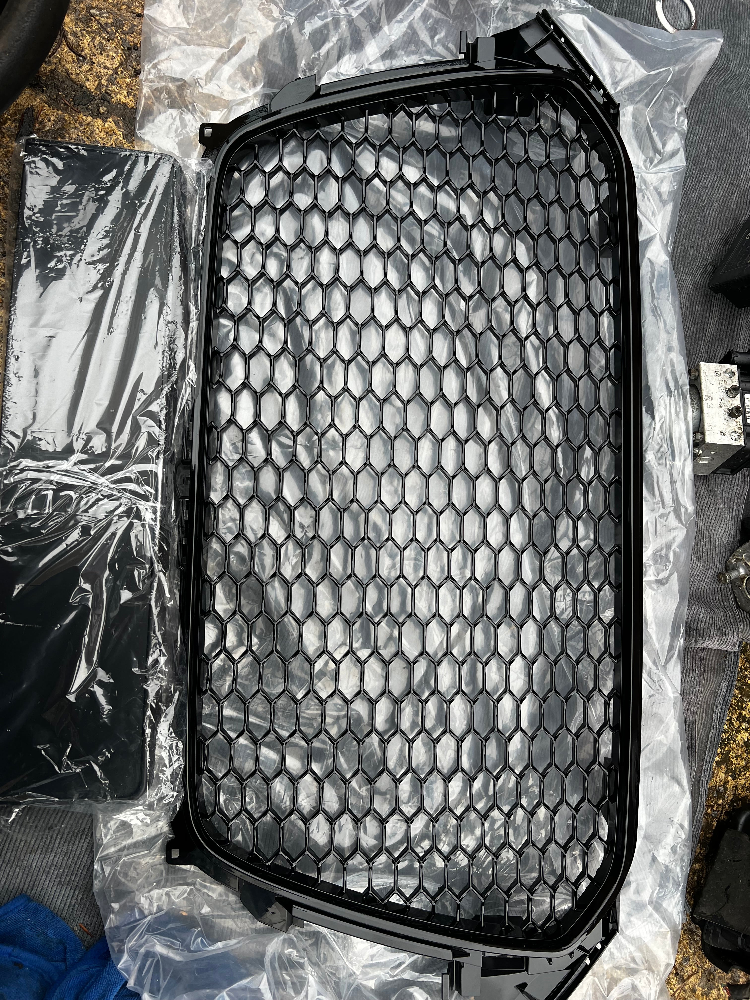 Audi a4 honeycomb grill