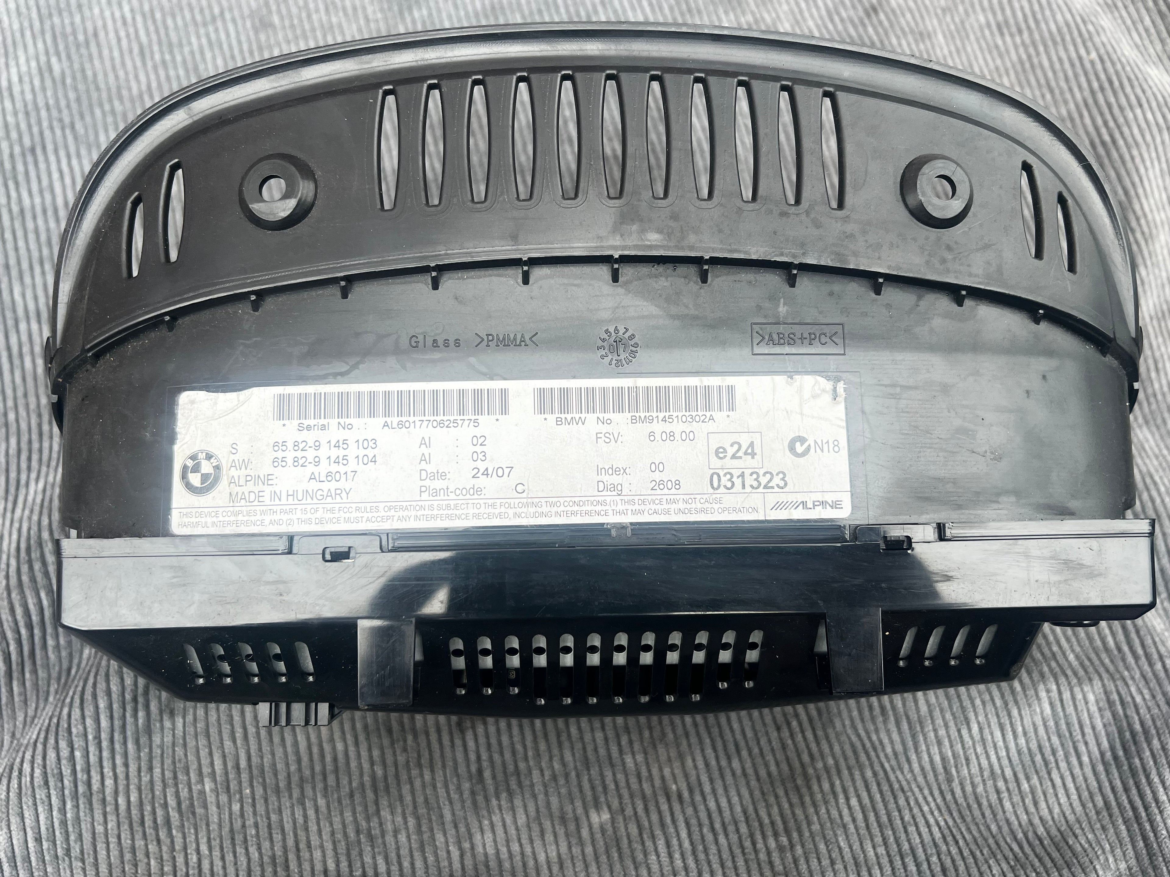 BMW e60 centre console screen