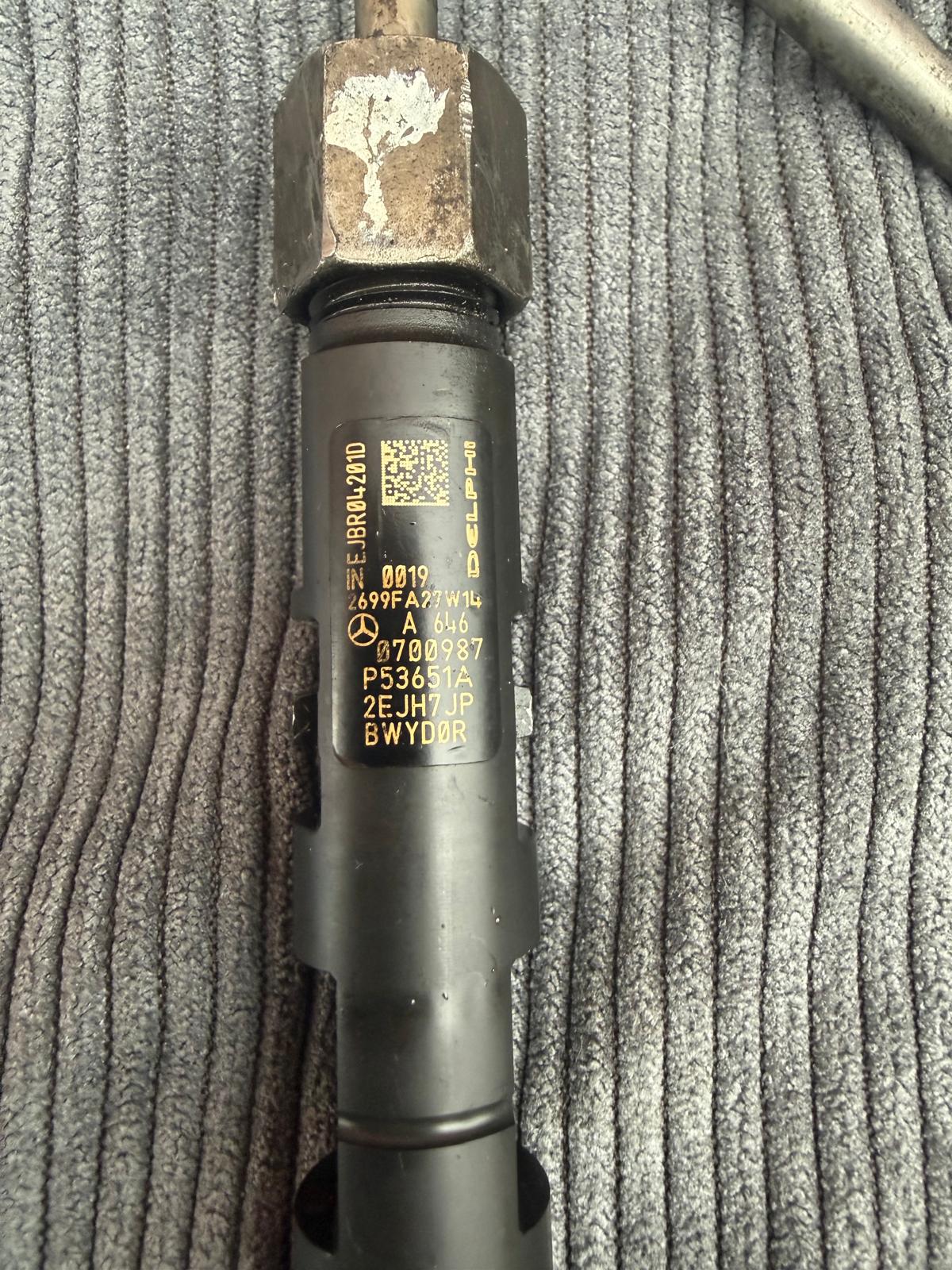 Mercedes Benz 2007 w204 injectors x4