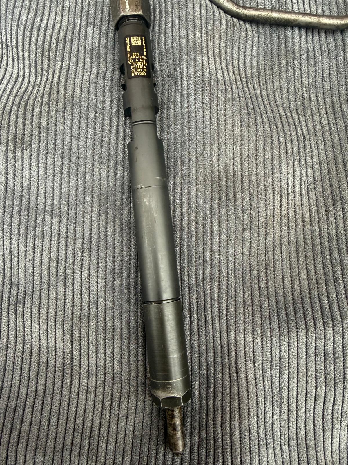 Mercedes Benz 2007 w204 injectors x4