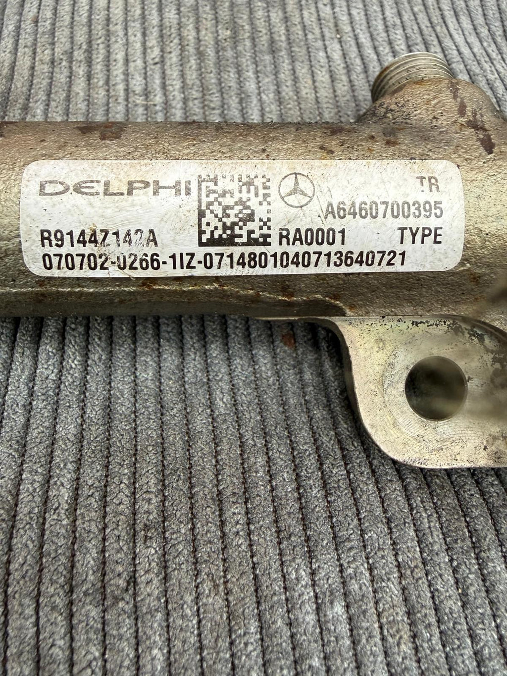 Mercedes c220 2007 high pressure fuel rail