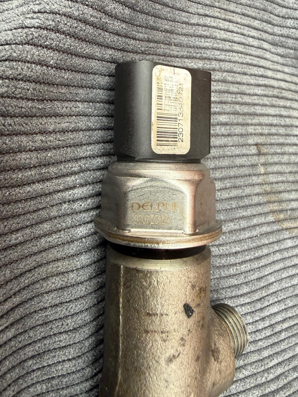 Mercedes c220 2007 high pressure fuel rail