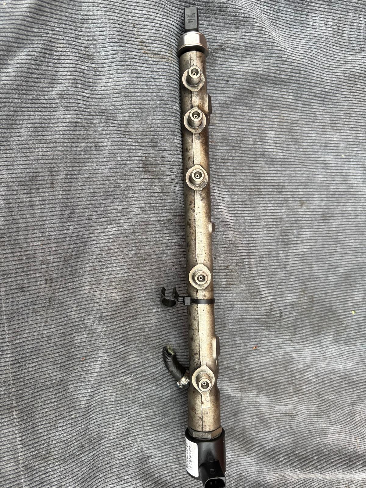 Mercedes c220 2007 high pressure fuel rail