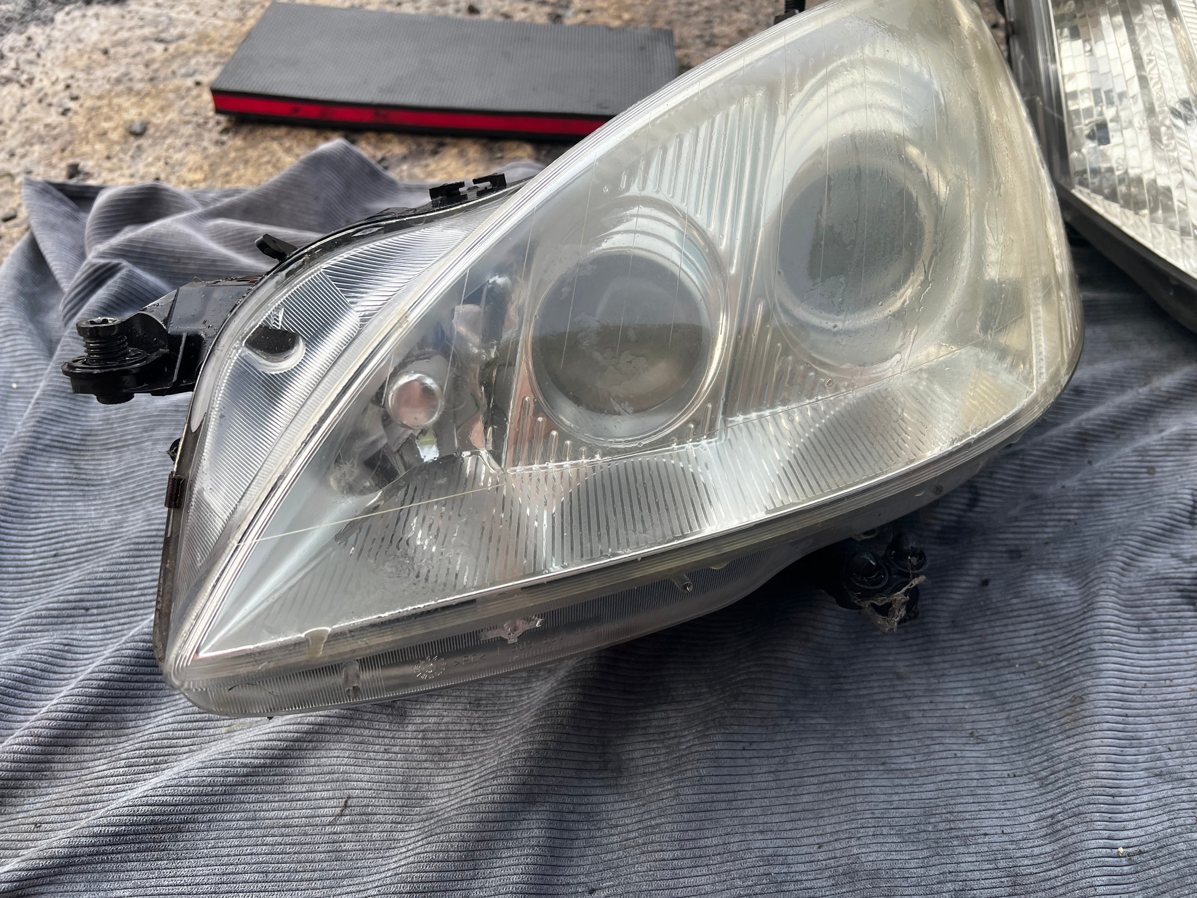 Mercedes s320 v6 2007 headlights