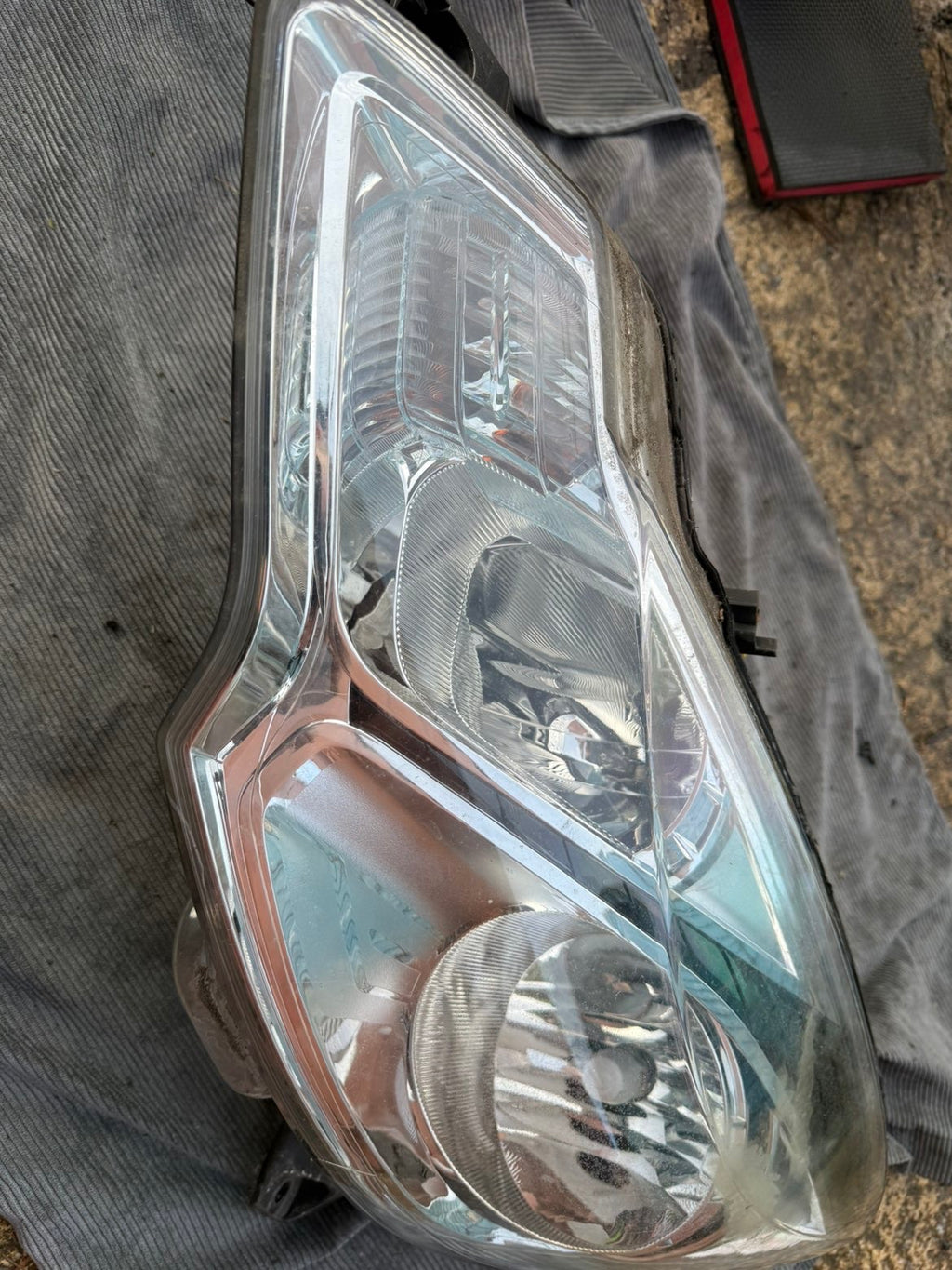 Citreon DS3 2013 front headlights 1.6vti pair